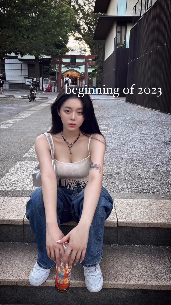#02