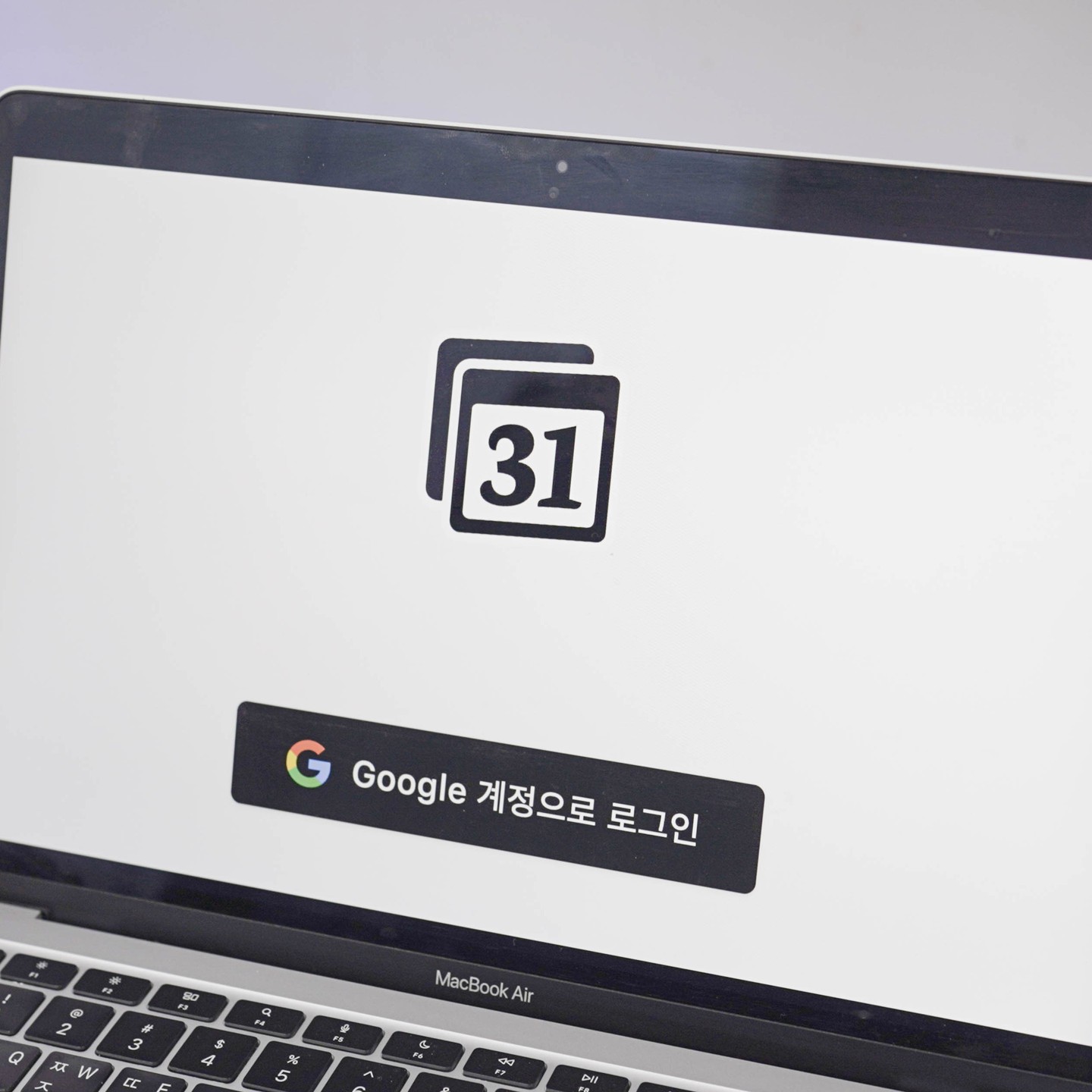 #노션 에서 캘린더 앱을 출시했습니다. 아울러 #구글캘린더 #GoogleCalendar 와도 연동이 가능한데요. 회사 일정, 혹은 사이드잡 일정 등을 #노션캘린더 한 곳에서 관리할 수 있어 편리합니다. 지금 WinOS, MacOS에서 호환이 가능하기 때문에 한번 이용해보시면 좋을 것 같습니다.
