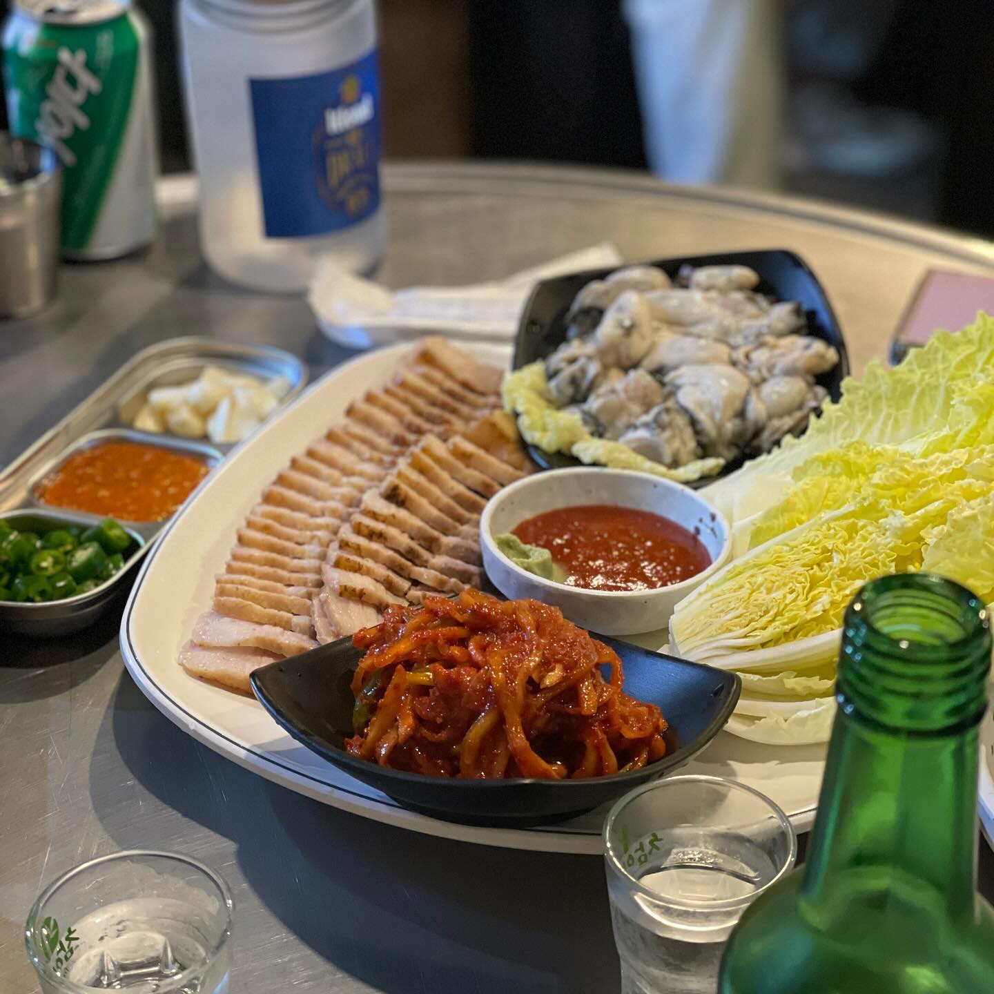 오늘도 술~!
이게 단지 삼만원?! 
집 앞 술집 폼 미쳐따