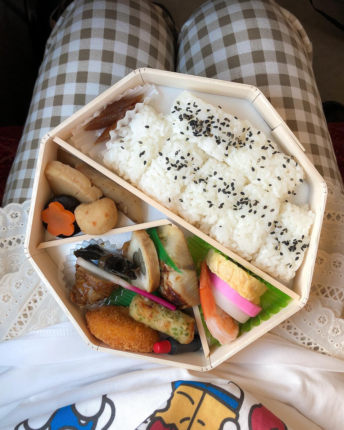어디를 봐도 온통 개구리인 마을 🐸