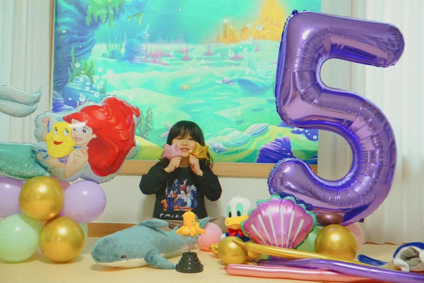 .
#햅삐빵아데이🥳

귀여운 (진상이) 빵아의 5번째 생일
#우슬라 좋대서 미리 옷도 사고 플라즈마볼도 준비했더니 왜 갑자기 싫대 😠
내 예상과는 달라진 컨셉이지만
그래도 좋아해줘서 다행이야 😍

빵아의 오늘,
행복한 하루였기를 🧡

.
.
.
#버림받은ursula #생일파티 #만5세
#후형후제_셋거