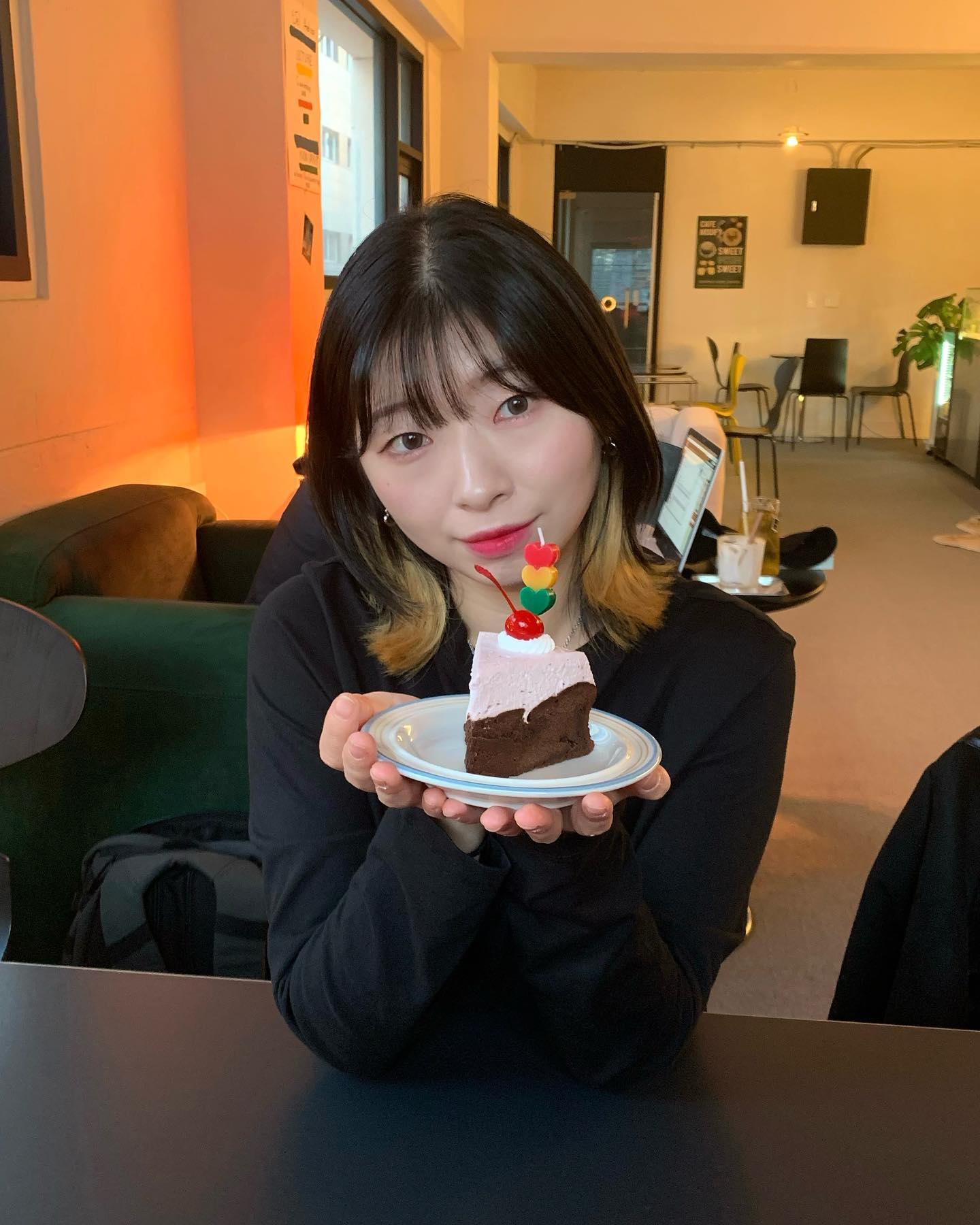 맛있었던 생일 끝 >< !!! 
축하해주셔서 감사합니다🫶🏻💕