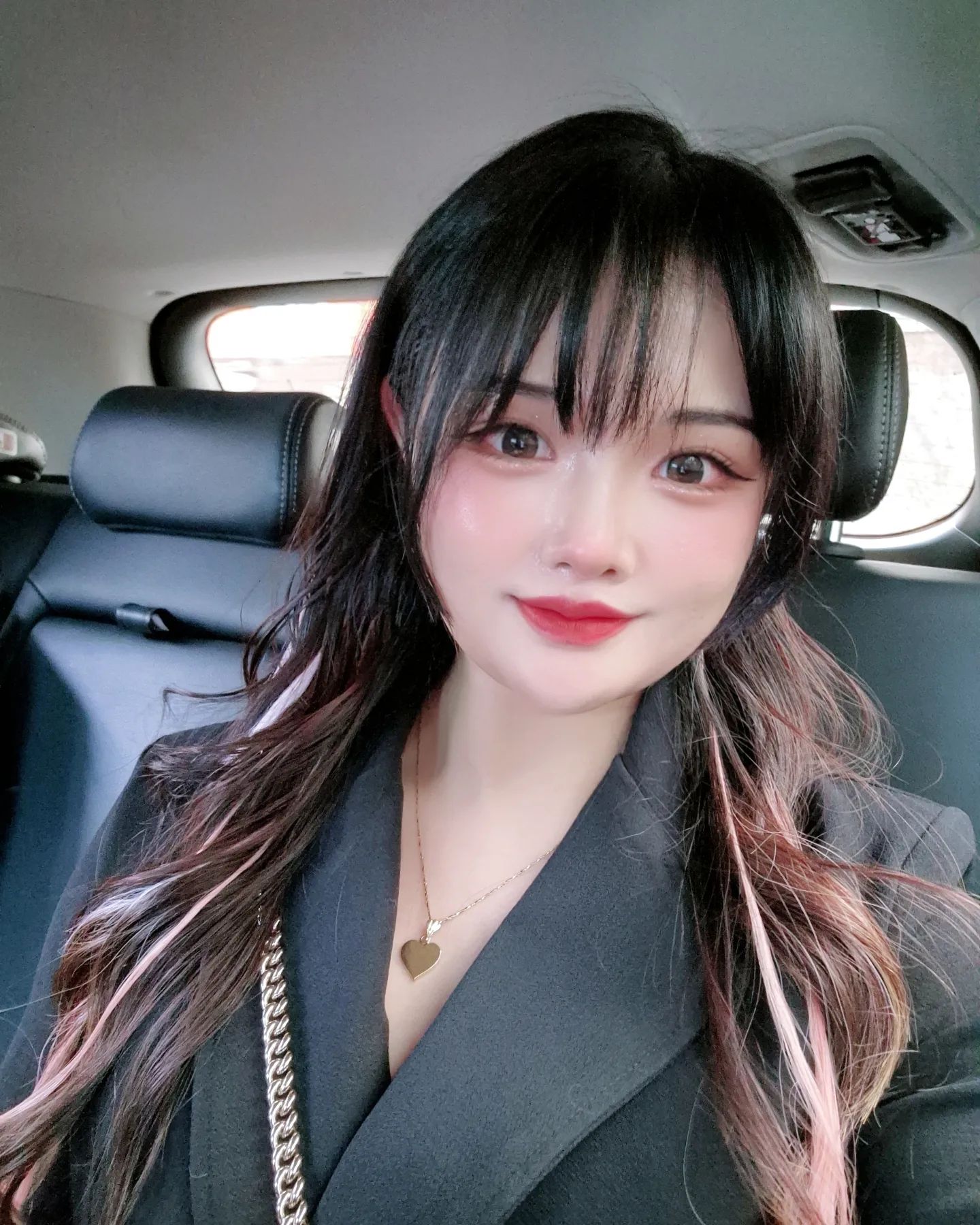 24.04
신났던 아쉬웠던 주말!
좋았던 시간들은 왜케 빠니 가는게야🫠
달리는 차 안에서 사진찍기^^

#봄 #놀러가자 #율꽁이 #셀카 #일상 #셀스타그램 #셀피 #selfie #데일리 #좋아요 #맞팔 #소통 #daily #선팔 #ootd #팔로우 #얼스타그램 #좋아요반사 #좋반 #instagood #selca #오오티디 #f4f #인친 #follow #선팔하면맞팔 #데일리룩 #instadaily #인스타그램 #인스타