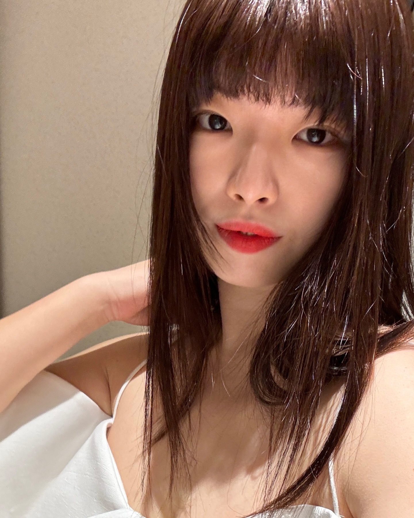매즥~ 매쥑매직~ 하고 냄겨둔 사진이 없이 머리 풀려가는중~ 엉망일상에 셀카찍는게 또 숴터레스~
일단 이번주는 꼭 무라도 썰어야지👩🏻‍🌾