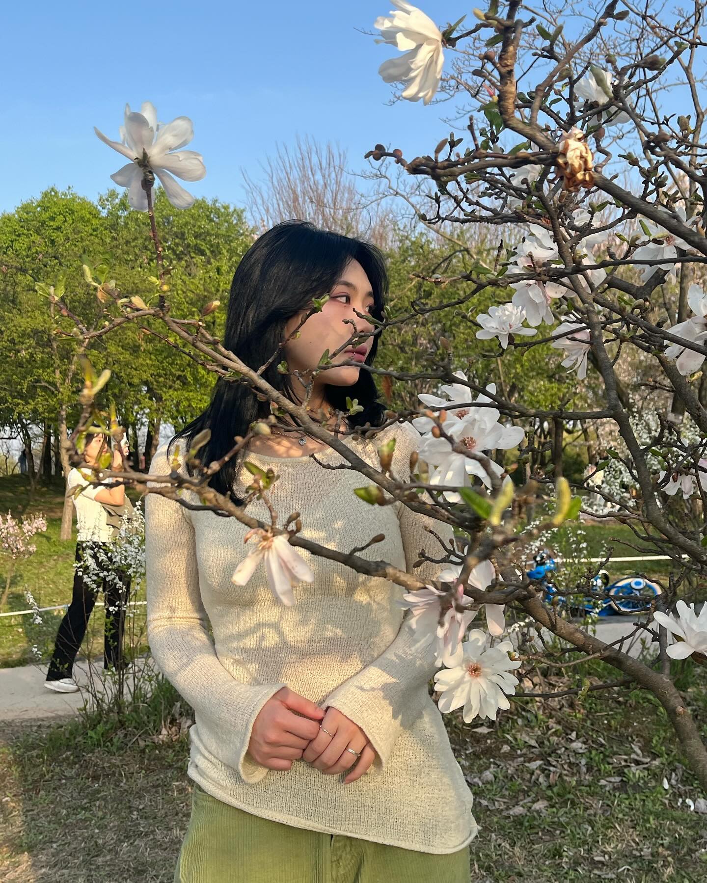 꽃이되.