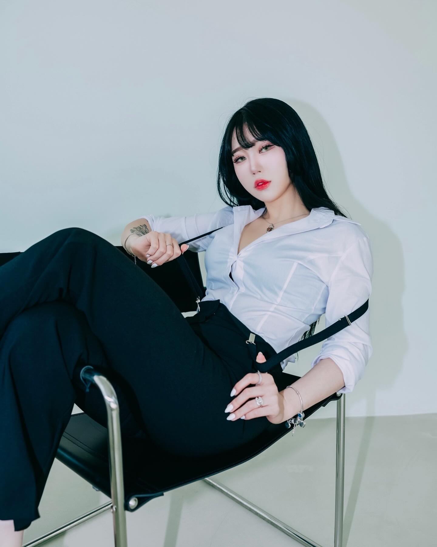 드디어 올리는 느와르 컨셉2🤍