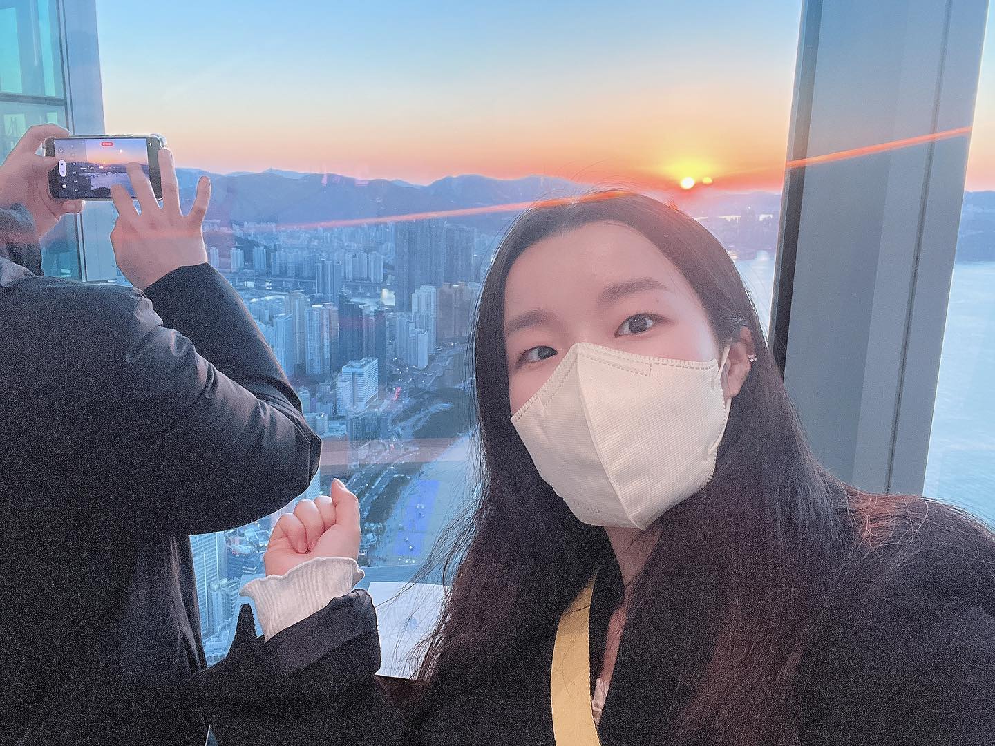 ♥️부산 엑스 더 스카이

빵이의 입에서 시작부터 대마도만 나오더니 끝까지 대마도 타령을 해서 내 귓밥도 대마도로 바뀐것 같다. 다행히도 날이 너무 좋아서 부산을 샅샅이 다 봤다. 뷰가 정말 끝내주는군👍 🐰🐰🐰새해복 많이 받으세요🐰🐰🐰