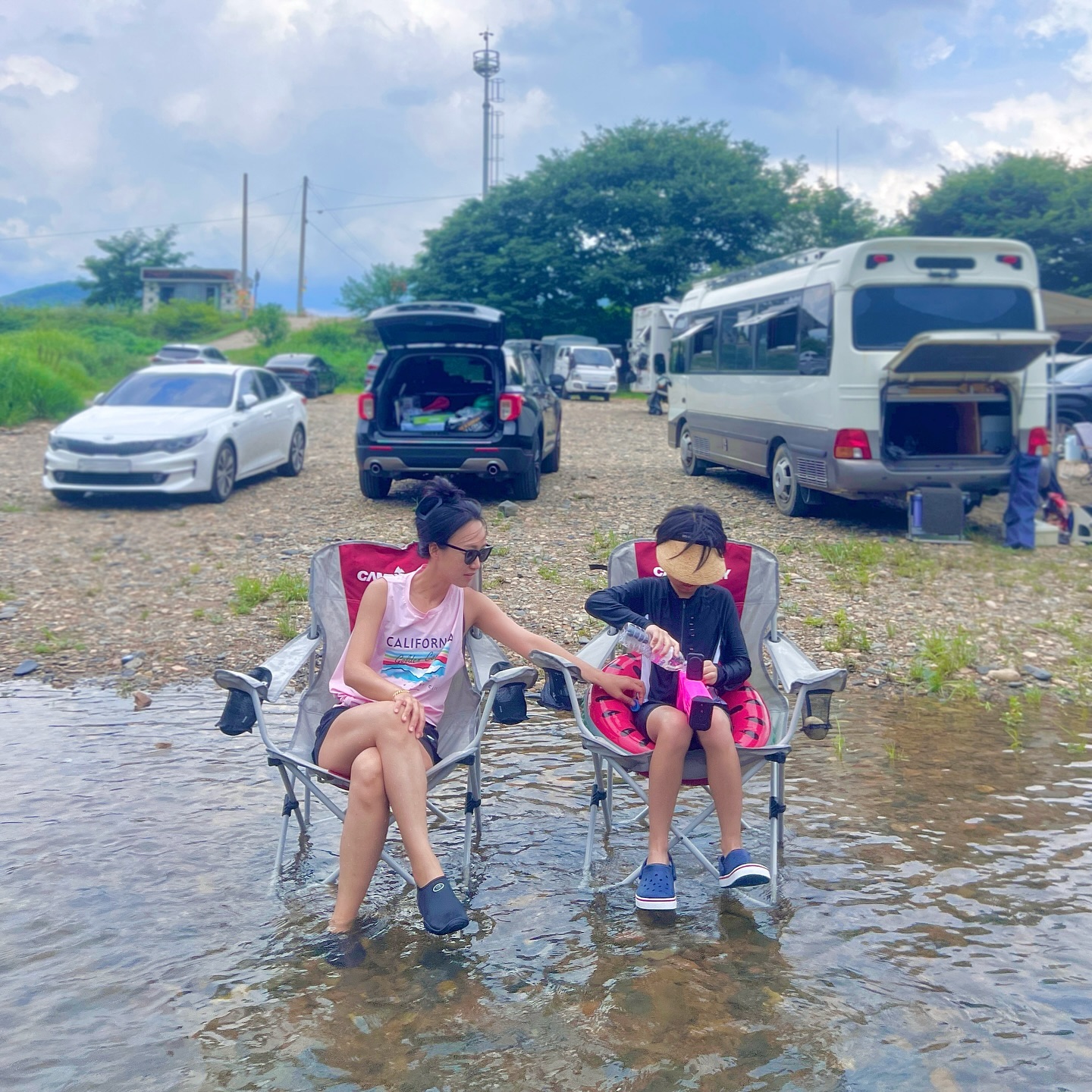 더 추워지기전에 
기록하지 못한 여름사진들 
하나씩 기록하기 👦🏻👩🏻👨🏻❤️

#베베지나 #베베지나일상 #캠핑 #캠린이 #물놀이 #노지캠핑 #엄마와아들 #사랑해 #럽스타그램