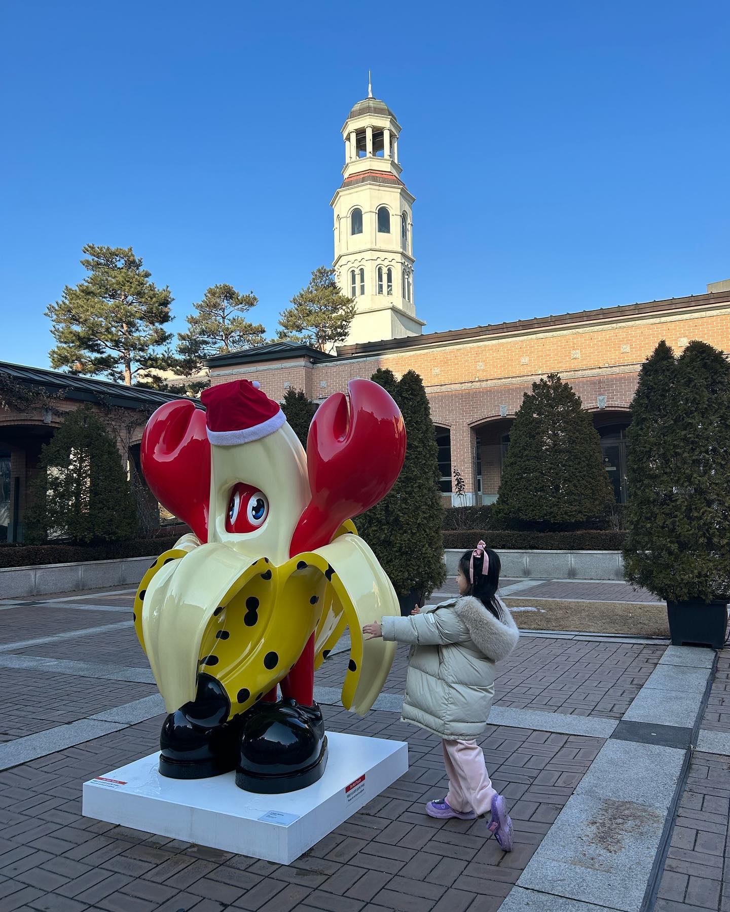 도연이8번째생일❤️
메이필드에서 행복하게보내다갑니다

🦞랑사진도찍구
❄️도펑펑와줌

랍스터는모두몇마리나왔을까여😆

#메이필드호텔#메이필호텔20주년#필립콜버트#랍스터와사진찍기