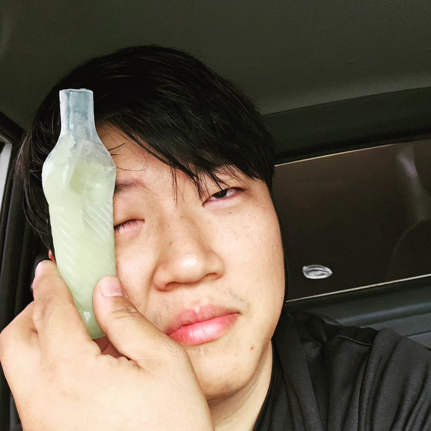 아이스크림 먹는 사진 찍으려다가 눈찔림ㅠㅠㅠ
#아이스크림
