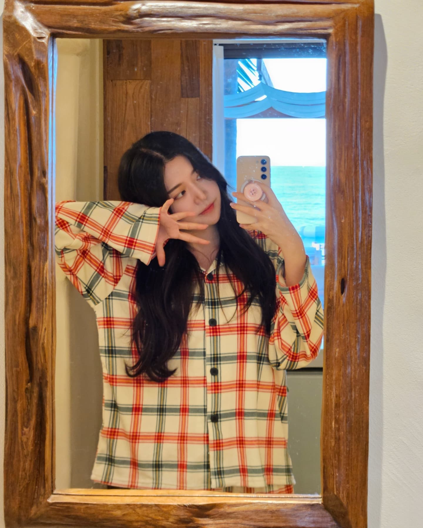 #협찬 

파자마 엄청 좋아해서 항상 집에서 파자마 입고있는데 
재질 역대급 좋고 입었을때 느낌도 넘넘 좋네요 

 잠옷에 주머니도 있어서 엄청 편하네요

적당한 보온에 활동성 좋은
라이트기모로 선택해서 피부에 닿는
촉감이 부들부들 하니 넘 기분 좋아 🩷🤍

크리스마스 때도 이거 입어야징 넘 찰떡이잖아?🎅🎄🤍

여행 갈때마다 챙겨갈거에용!!! 넘 맘에들어 

#파자마추천 #잠옷추천 #크리스마스 #홈파티룩 #홈파티
#nbmart #겨울파자마 #겨울잠옷 #홈웨어
#기장숙소 #기장감성숙소 #기장신상숙소 #숙소추천 #국내숙소추천 #기장 #기장가볼만한곳 #오션뷰 #오션뷰숙소 #바다숙소 #감성숙소추천 #감성숙소 #호텔 #부산여행 #부산가볼만한곳 
#더비치하우스
#더비치하우스임랑

nbmart_official