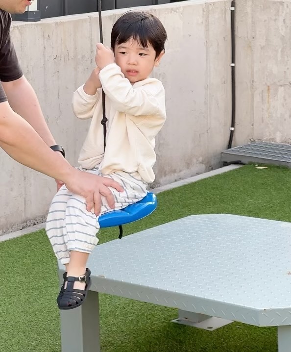 ⠀
너의매력에.. 🤍🤍
제대로 빠져버린 나란애미 …
⠀
#보고있어도보고싶은둘째
⠀