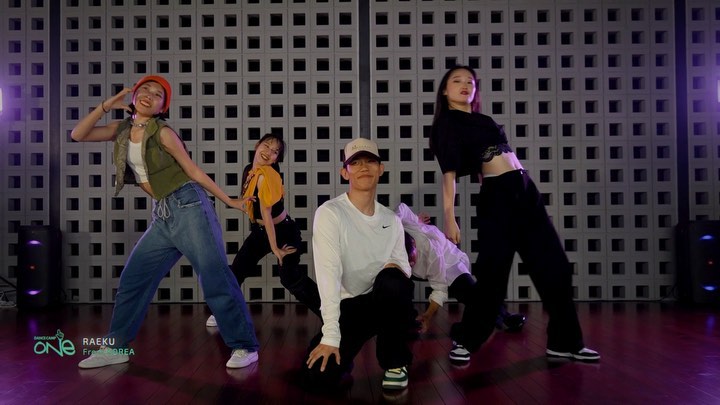 밀린 영상 풀기 💦 Japan trip 🇯🇵
#raeku #workshop 
1. #itzy #cake 🍰
2. #newjeans  #getup 💧