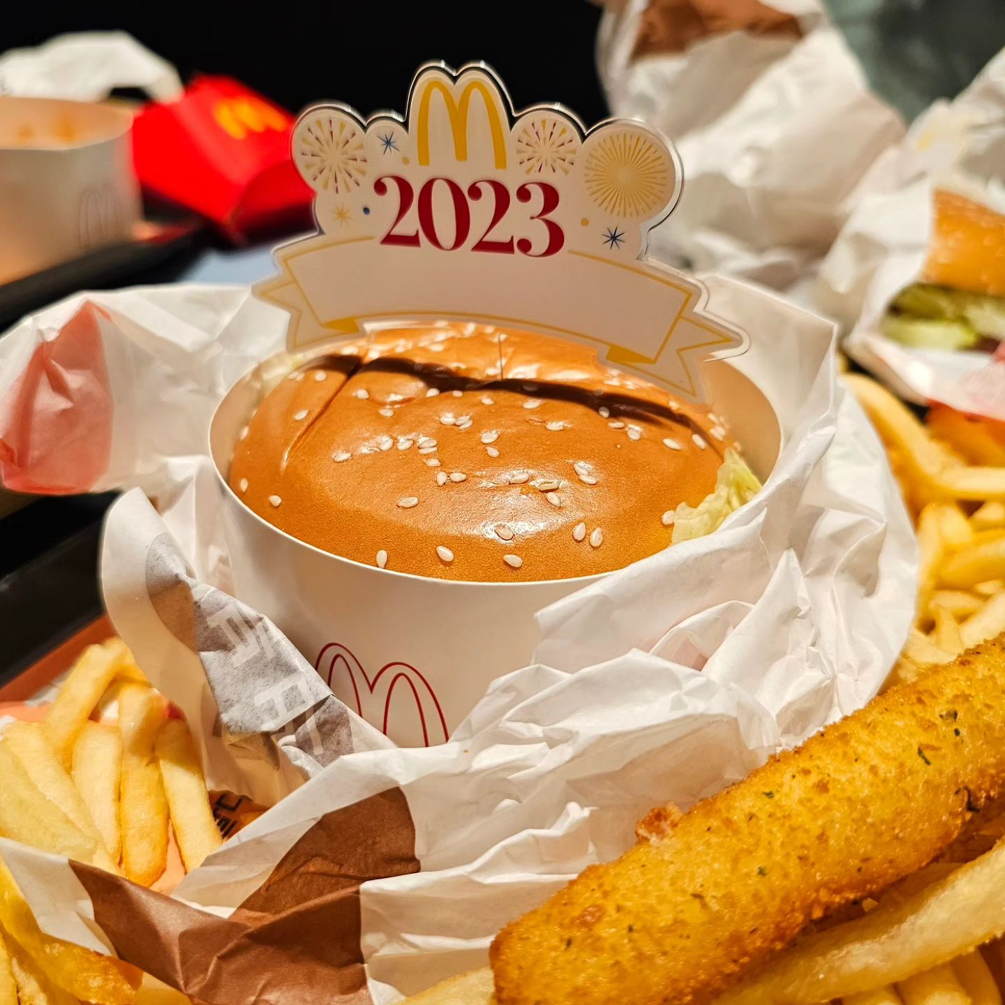🍔🍟🥤

^^
2023
맥도날드에서 귀여운 거 주네용✨️

#daily #데일리 #일상 #일상공유 #일상그램 #인스타일상 #일상담기 #인스타데일리 #일상기록 #일상소통 #맞팔 #선팔 #선팔하면맞팔 #소통 #맥도날드