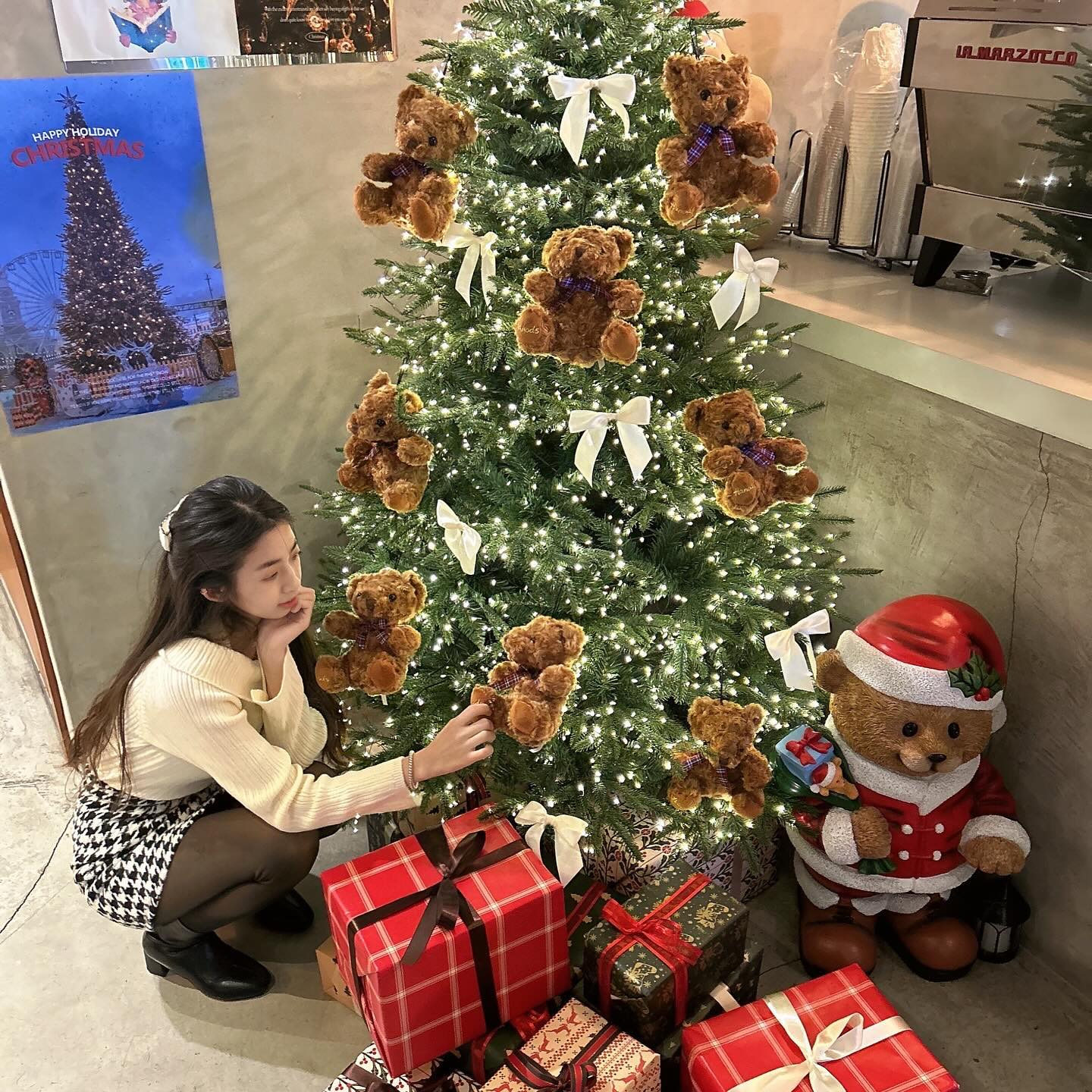 트리투어2🎄 
최애샤브샤브집이 멀어서 몇번못가는데 덕분에 
분위기짱 카페에서 휴식했다💕