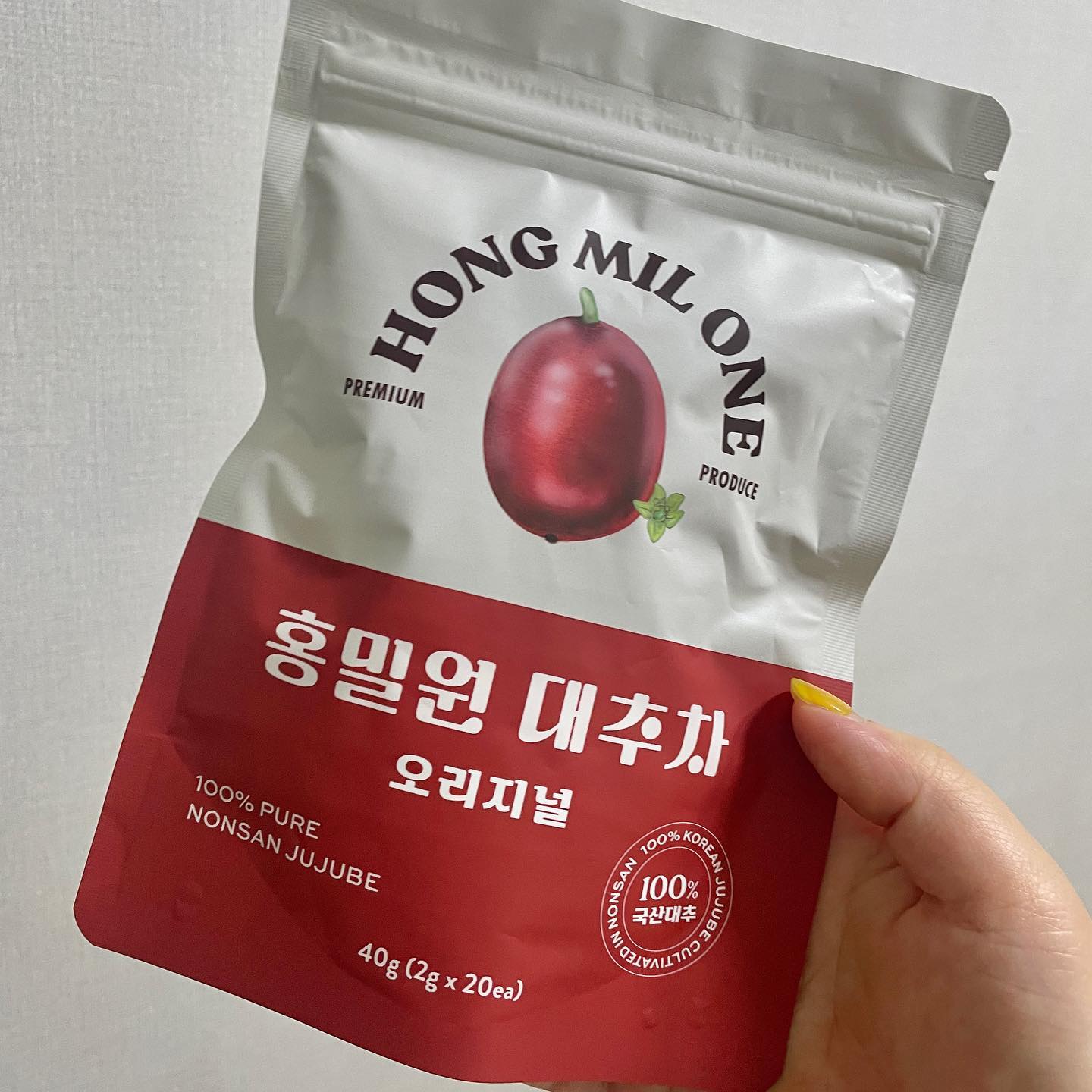 100% 논산대추를 아끼지 않고 만든 홍밀원 대추차◡̈

𖤐여름에도 손발 차가운 나에게 딱인 대추차!! 
𖤐463 잔류 농약검사를 통과, 생분해 필터로 안심하고 먹을수 있어요
𖤐몸을 따뜻하게 해야하는 임산부도 안심하고 드실수 있어요
𖤐대추는 면역력 높여주는성분이 함유되어 
혈액순환과 손발차가운 수족냉증인분들 적극추천!
𖤐긴장완화에도 도움이 되어 밤에 자기 전 한잔으로 릴렉스!
𖤐대추의 달달한 맛이 거부감 없이 즐길수 있는 차

#협찬#홍밀원#대추차#홍밀원대추차#수족냉증#임산부