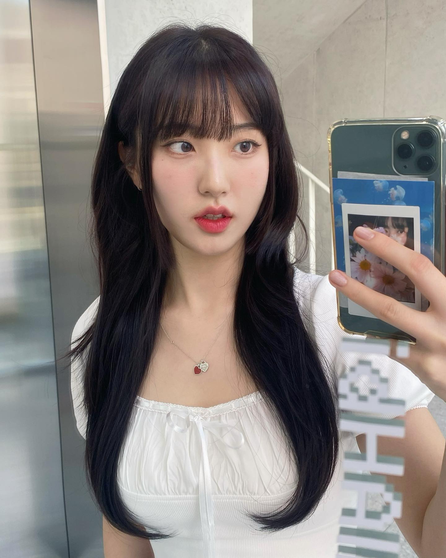 머리하구 기분좋은나 🫧
톤다운 하구 머리 이쁘게 다듬어주셨다🫢
.
📍Id헤어 산성역점 민아쌤