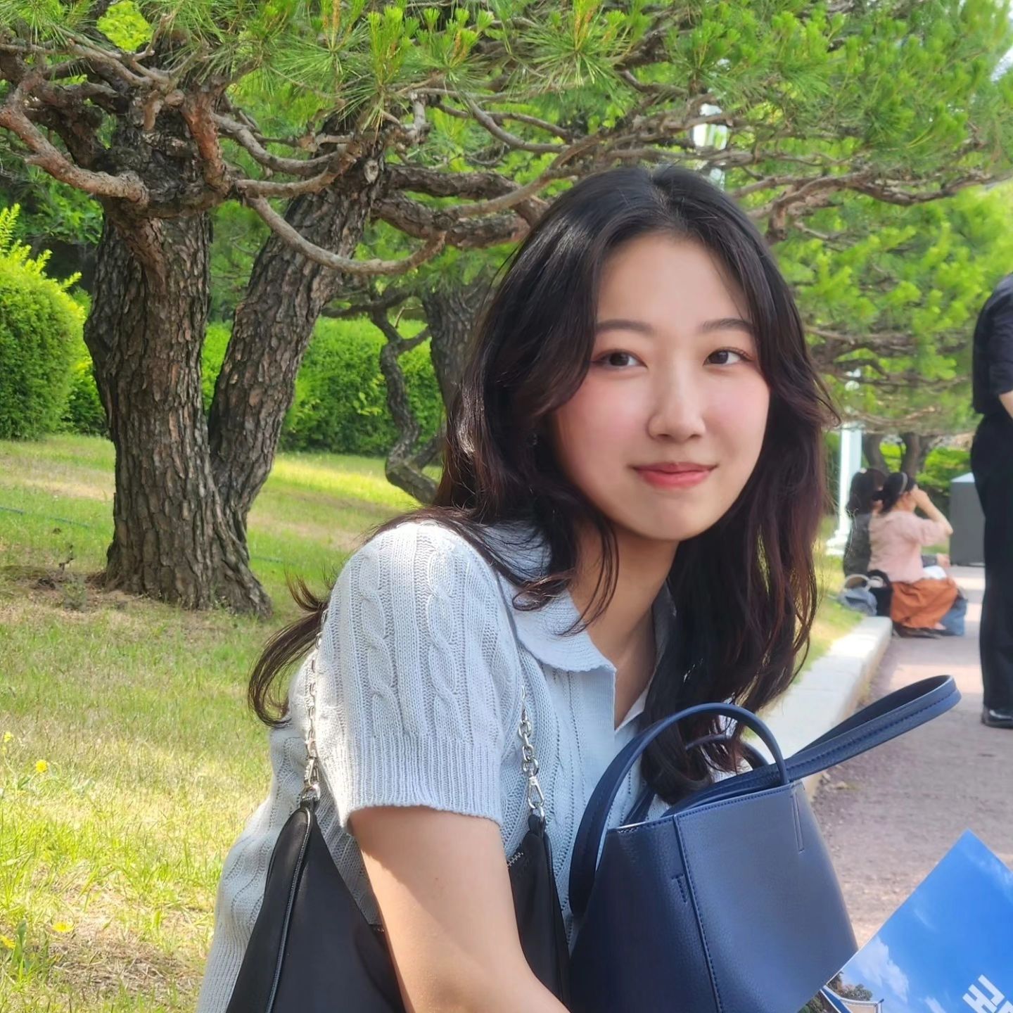 뒤늦게 올리는 청와대🫧
이제와서 정치외교학도인척👩‍🎓
.
.
.
#대학생 #청와대 #정치외교학과