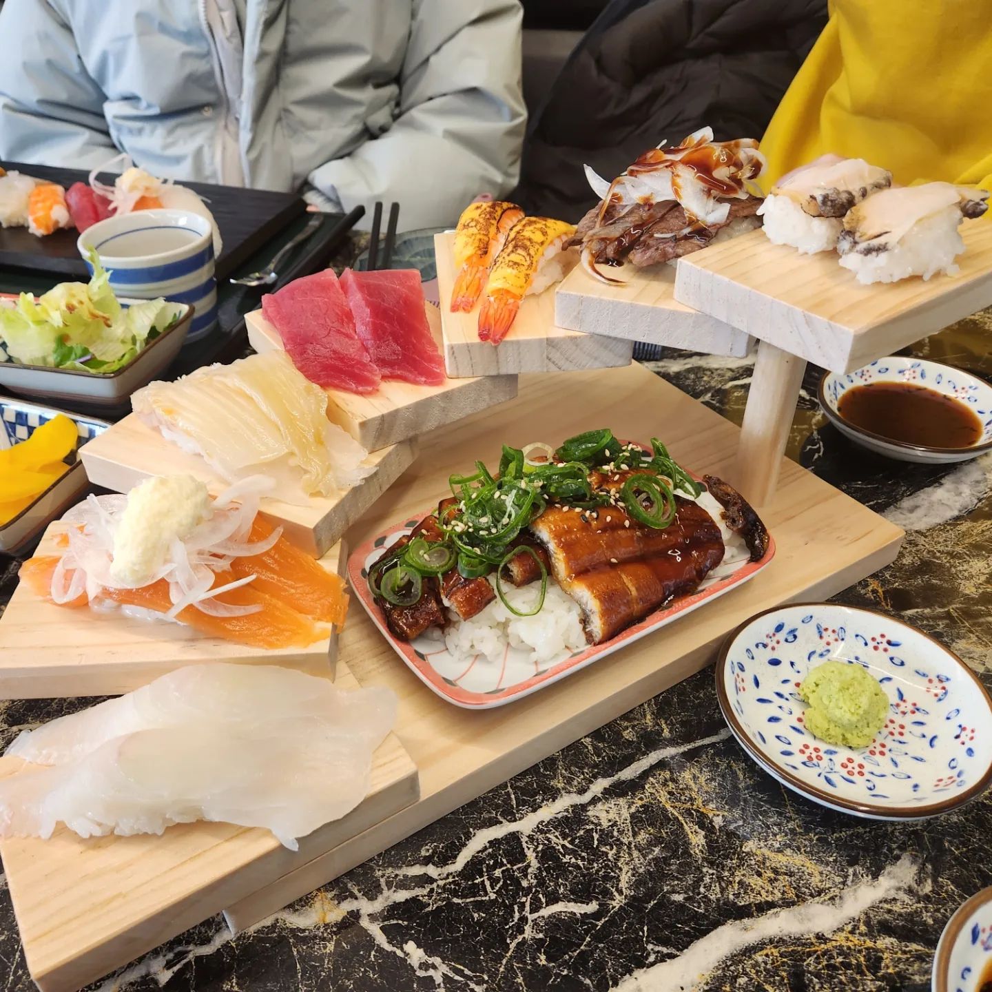 #제품제공#유성구맛집#동낙스시#봉명동맛집#천국의계단스시#천국의계단초밥#대전맛집#대전스시#대전초밥#초밥배달#스시맛집 
한번먹고 완전반한 동낙스시의 천국의계단프리미엄!! 고퀄리티에 보는맛,먹는맛을 모두잡았다♡ 스시가 완전도톰하고 입에서 녹아요녹아 유성구초밥 먹으려면 무조건 동낙스시 go♡~~~
