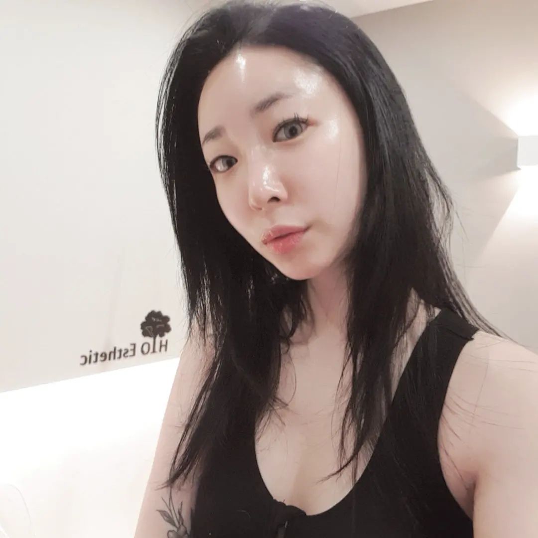 .
이때까지 받아본 피부관리 중에 역대급이었던 곳. 아미노 수액 테라피 받았는데 이게 1회 관리 받은 속광이라구요🥳🥳

원장님이 엄청 꼼꼼하게 천천히 관리해주셔서 한 숨 푹 자고 일어났더니 얼굴에 꿀을 발라주셔따. 좋은 제품 + 기기 관리 + 꼼꼼한 원장님 콜라보는 이길 수가 없네

첫방문 30% 이벤트 중이니 꼭 !! 꼭가세요♥

#효에스테틱
hyo_esthetic 
대구시 수성구 청수로 109-3

#대구피부관리 #수성구피부관리
#모공관리 #수분관리 #진피관리
#아미노수액테라피 #찐후기