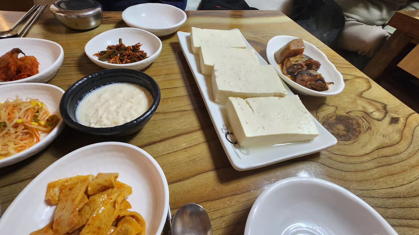 초당순두부 먹었던날

#뒤늦은해돋이 #토박이할머니 #내돈내산맛집