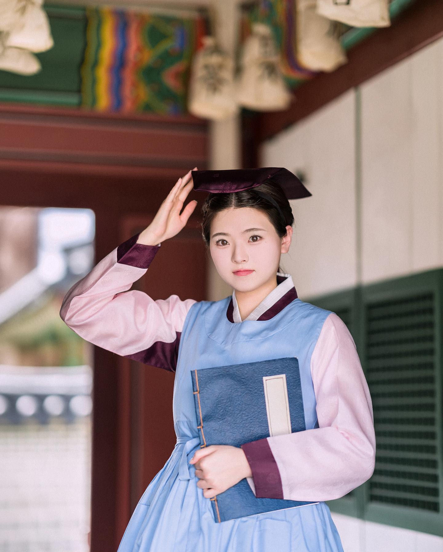 창덕궁 약방 개방🥣

대장금 수다와 함께한 의녀한복 스냅
약방스냅은 개방 마감일인 8월18일까지만 진행합니다
한복 입고 여름 궁궐로 나들이 오세요ᵔ.ˬ.ᵔ