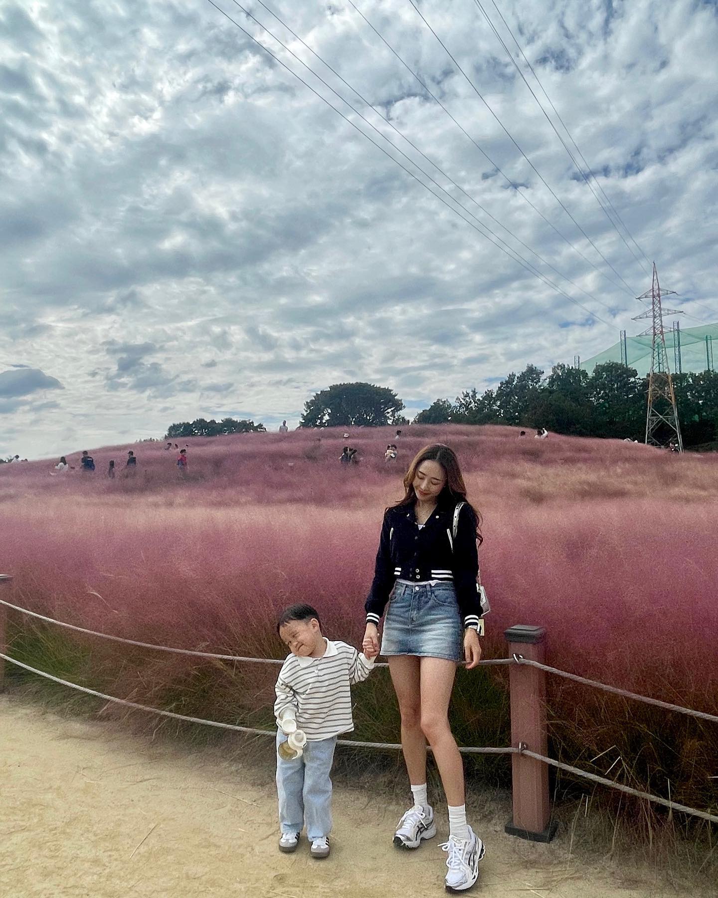 양군이랑 (⊃｡•́‿•̀｡)⊃