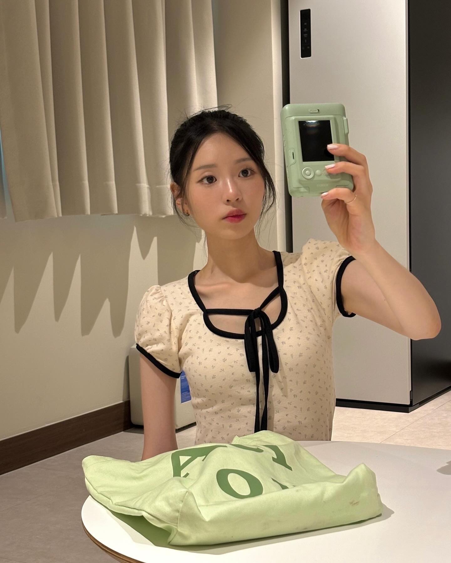 초록초록 싱그러운 나의 여름 일상 모음zip 🌱 #광고 #인스탁스 

요즘 미니 리플레이로 담는 저의 일상 빠-밤 .ᐟ 

예쁜 디자인과 키치하고 상큼한 그리니의 색감 .. 💚
인스탁스 크루라 울트라 캡쑝 행복합니다 ⊹

기존 리플레이에서 컬러 • 유니크한 질감 • C타입 젠더의 추가 리뉴얼로 트렌디하게 업그레이드라니 .ᐟ 새로운 리플레이의 매력을 널리널리 알릴 명예 인스탁스 러버 나야나 🙋🏻‍♀️

#인스탁스크루 #플레이그리니 #폴라로이드 #무신사 #무신사스냅크루