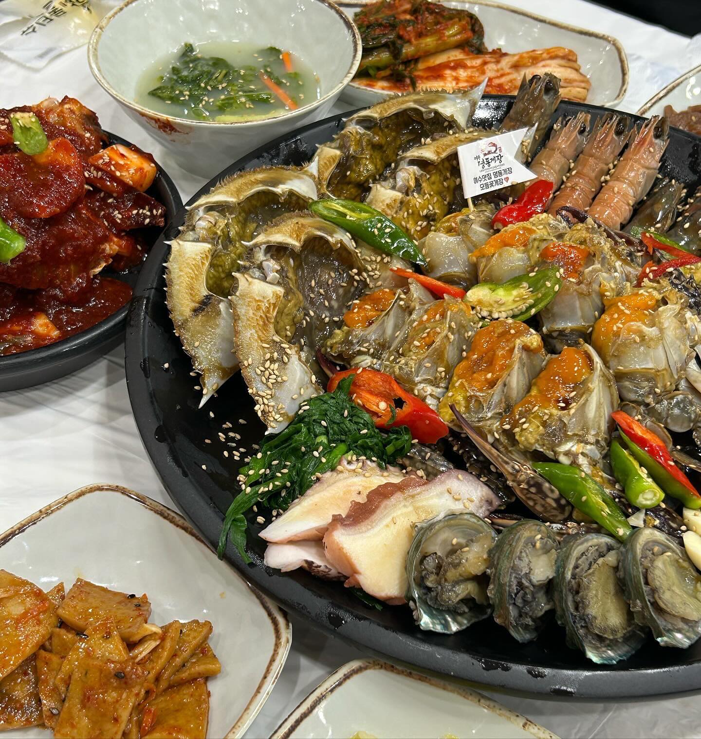 여수여행 맛도리모음🦀❤️

▪️명동게장 (간장게장)
▪️정다운식당 (게장,꽃게탕,갈치조림)
▪️갓버터도나스 (갓크림이 들어간 도나스)
▪️삼학집 (서대회무침,갈치구이)
▪️로타리분식 (떡볶이,돼지갈비튀김)

#여수여행 #여수맛집