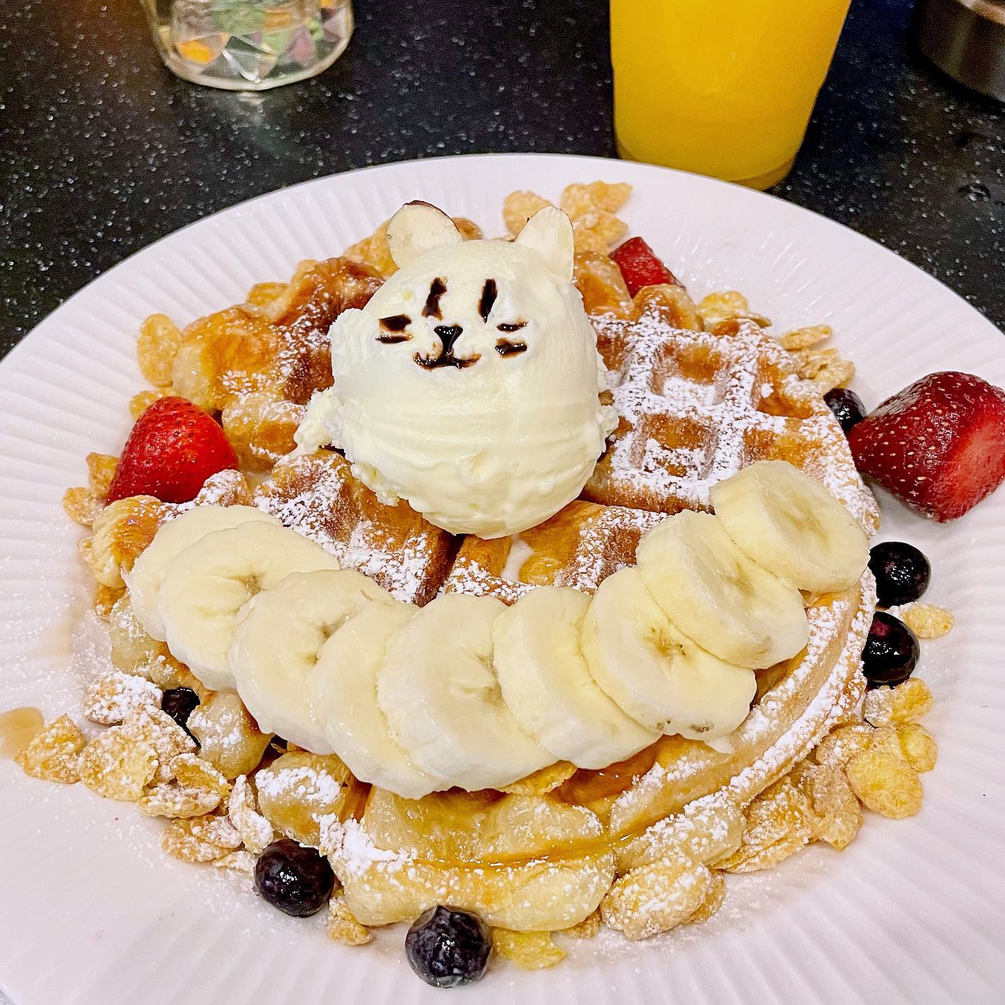 #24  #daily 
Icecream Croffle ჱ̒ ｰ̀֊ｰ́ ).
.
#크로플 #와플 #송탄카페 #송탄노크 #카페 #맞팔 #소통 #f4f #힐링 #고양이 #아이스크림 #photo