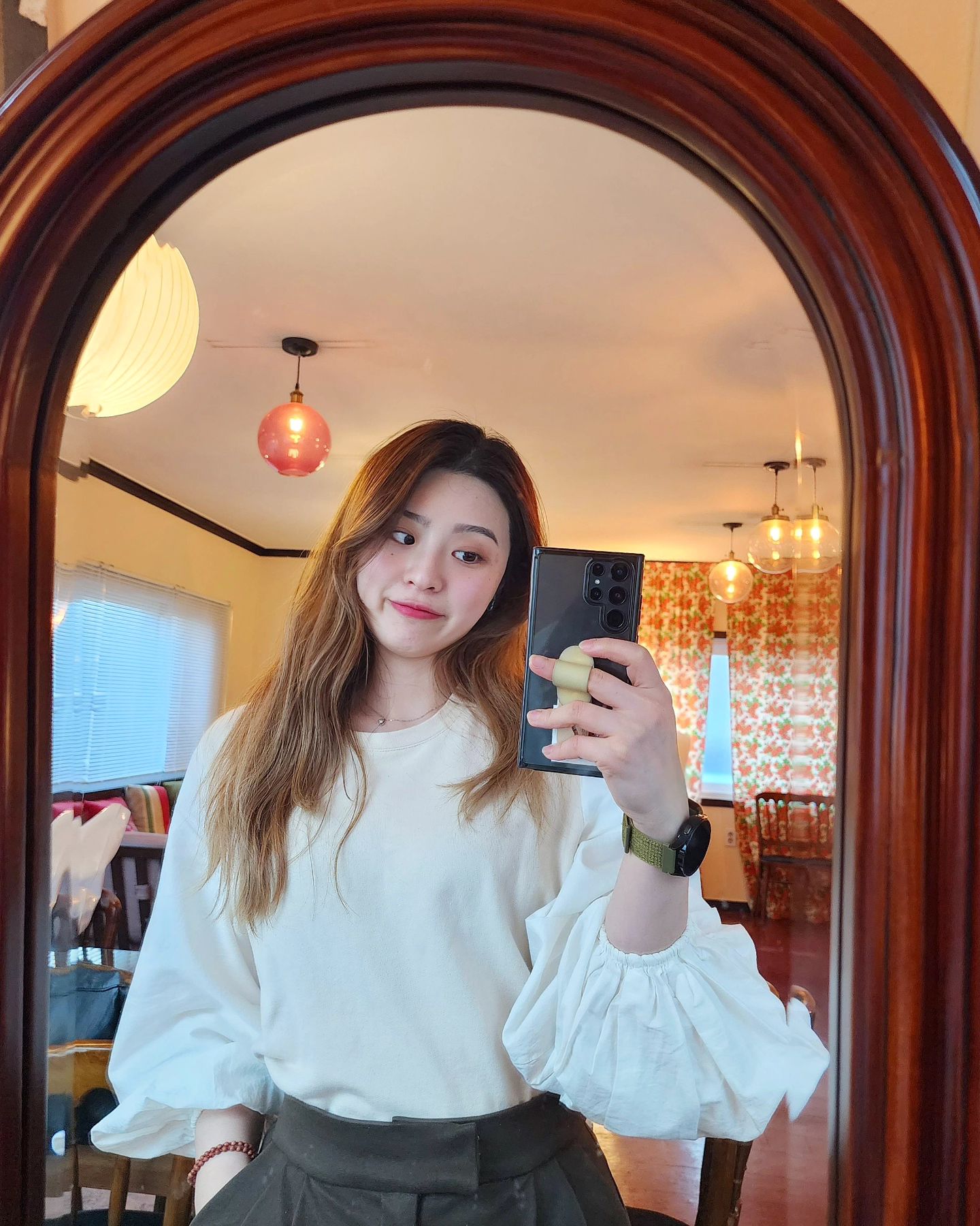 .
겨울은 끝나버렸고~
거울속엔 똥글똥글한 나만 남아있고😂
.
#겨울끝났다 #따뜻한봄이오길 #거울속동그라미 #동글동글 #거울샷 #이러다여름 #노랭이의_노랑노랑한_하루
