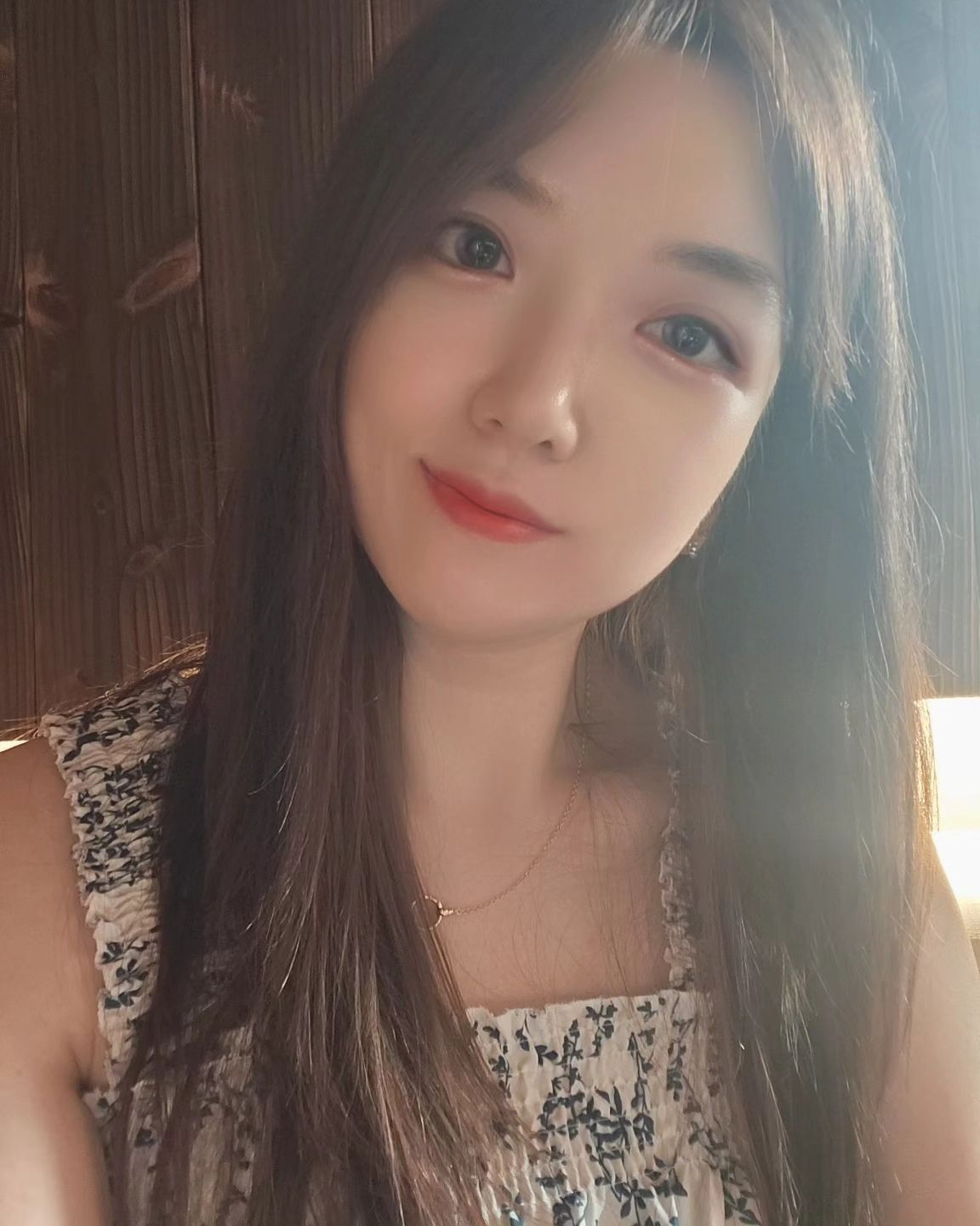 오늘은 체험 삶의 현장..

돼지들 집 리모델링 중🫠
넘 더워서 녹아내리겠어