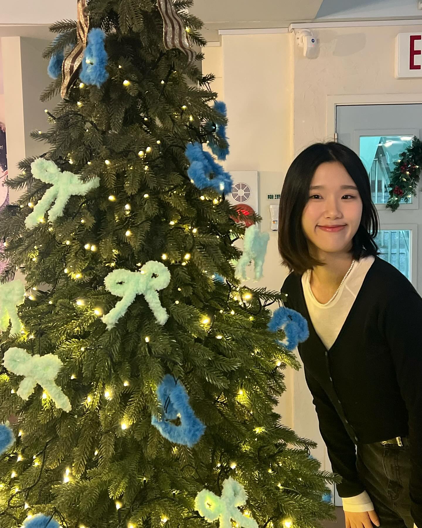 이정도면 트리콜렉터🎄🎀
.
.
#전포트리카페 #트리 #전포카페 #전포 #전포카페거리 #전포맛집 #린그리메 #린그리메카페 #전포카페투어 #카페투어 #카페스타그램 #좋반 #좋아요반사 #좋아요 #셀카 #셀스타그램 #셀피 #좋아요그램 #선팔 #트리사진 #트리사진찍기좋은곳 #전포트리 #부산카페 #부산트리카페 #부산