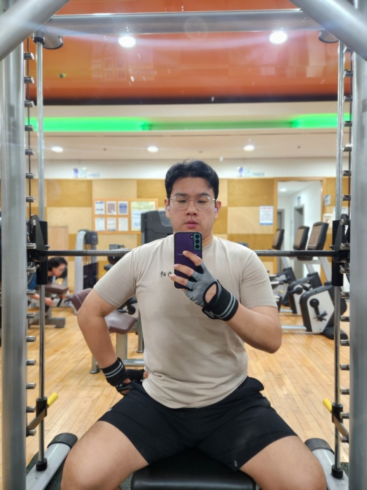 유니크한 한자로고 머슬핏 역시 티셔츠