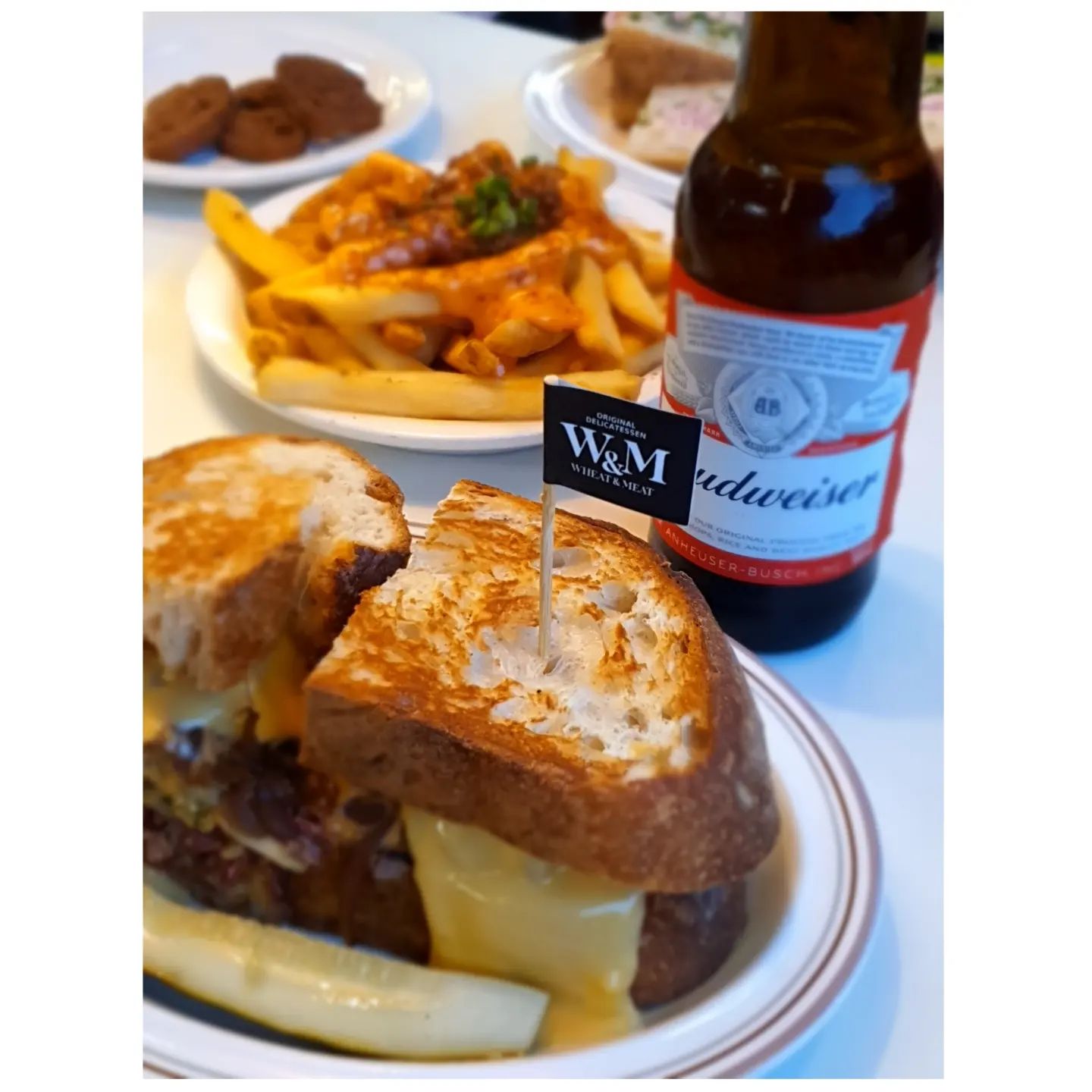 미국맛 샌드위치
#위트앤미트 

맛있고
양많고
두번 갈 맛 🧡

#강남샌드위치 #위트앤미트강남점 #야근저녁 #먼슬리미팅 #다이어트내일부터😂 #맛이쪙