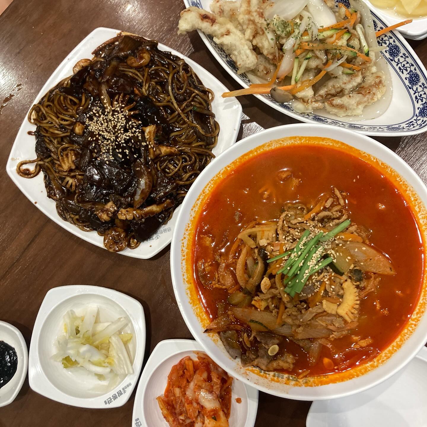 야식 데투🍜
.
#짬뽕관 #짬뽕관수원인계점 #수원맛집 #인계동맛집 #인계동짬뽕 #수원짬뽕 #인계동짬뽕맛집 #수원짬뽕맛집 #수원시청역맛집 #수원시청역짬뽕맛집