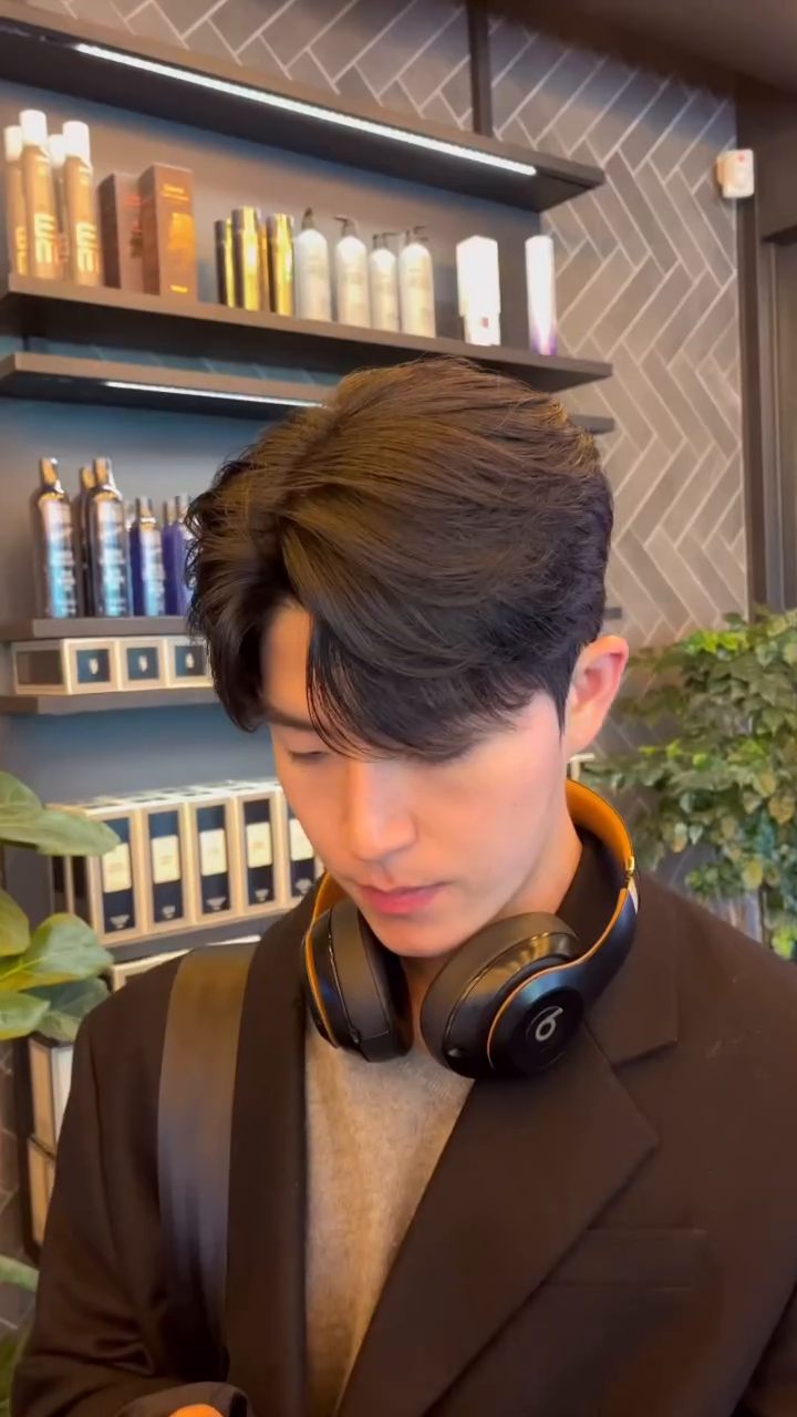 안녕하세요 훈민입니다 🔥 
2023년 오랫동안 유행했던 헤어 스타일을 정리 해봤습니다!
24년 트렌드 뒤쳐지지 않도록 만들어 드리겠습니다😊
 
 
 
 
 

 

 
 

 
 
 
 
 
 
 
 
 
 
 
 
 
 
 
#남자머리 #남자머리스타일 #홍대미용실 #홍대남자머리 #남자히피펌 #리프컷 #시스루쉐도우펌 #쉐도우펌 #남자장발