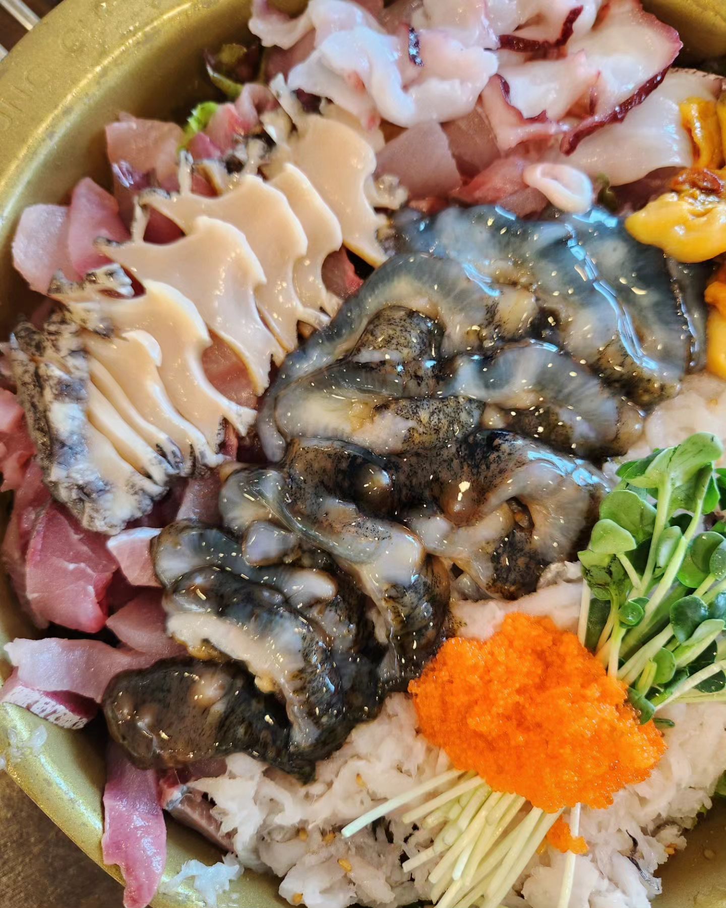 :D
전복물회, 전복죽과 섭국 😋😋😋
폰 용량때문에 사진 정리 중인데 배고파짐..

#속초여행 #속초맛집 #봉포머구리집