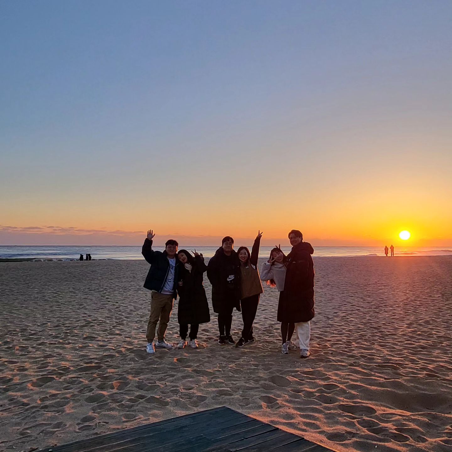 실시간  토요일 해맞이🌅

새벽3시 출발해서 온 양양!

춥다아~~ 이쁘다~~
신나게 먹고 놀고 돌아갑시다!

#낙산해수욕장 #토요일 #주말일상 #여행