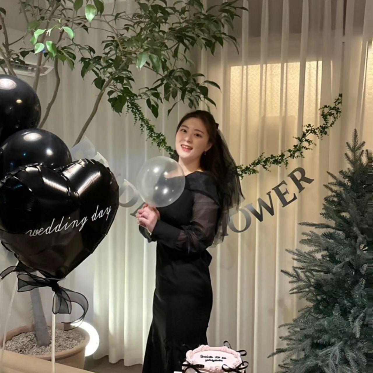 블랙 걱정했는데 너무 이쁘자냐🖤
포즈 표정 다 체크해주시는 작가님덜~

#브라이덜샤워 #블랙파티