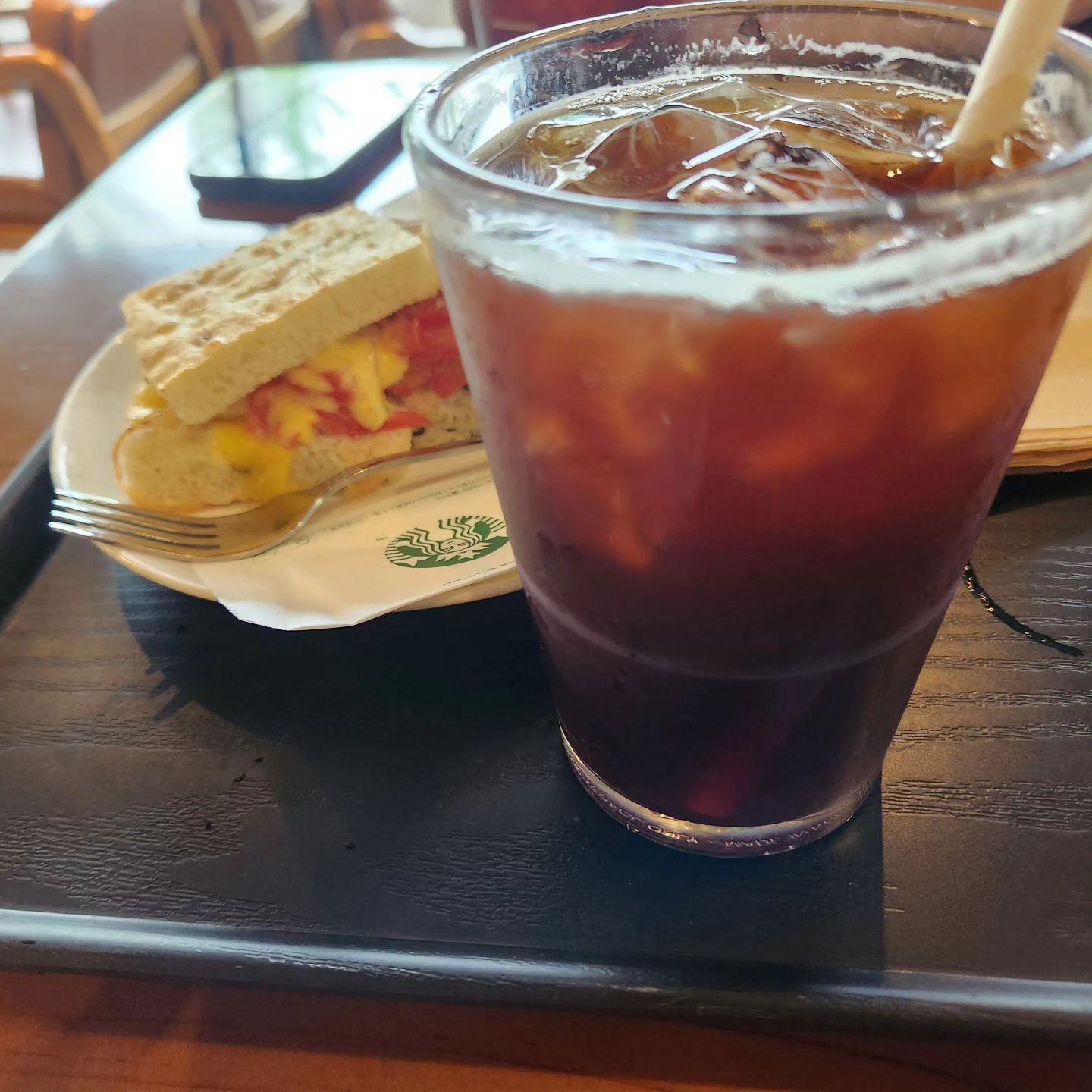 덧없다