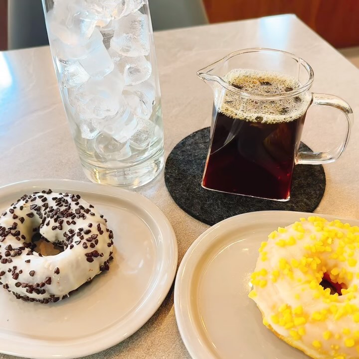 #협찬 ☕️

💡세이버
💡일산동구 식사동 1581-7

아아보다 고급진 아이스 드립커피 
고급진 드립커피를 마실수 있는곳
신선한 원두를 갈아 정성스레 내려주는 커피☕️
역시 부드럽고 달라요달라
오늘 날씨에 딱✨

세이버는 층고가 높고 좌석 간격도 넓어서
친구 만나 이야기하기에도
혼자서 책보기에도 너무 좋아요

커피도 제대로 하시지만
도넛 라인업도 너무 좋아서
커피에 도넛 생각날때 다시 한번 방문해야겠어요🍩

#일산카페#일산디저트#일산디저트맛집#식사동카페#식사동디저트#식사동디저트맛집#일산핸드드립#일산커피맛집#일산데이트#일산감성카페#일산동구카페#일산동구디저트#일산동구디저트맛집#일산카페추천#세이버#☕️#🍩