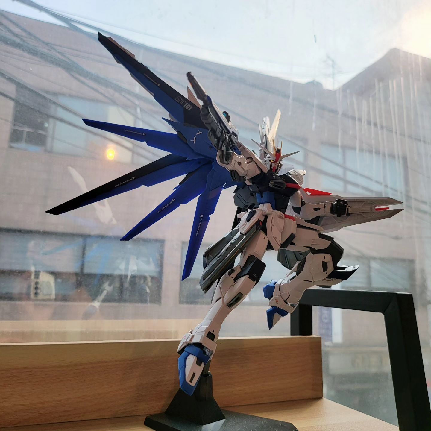 #협찬 the_gundambase #건담
건담을 워낙 좋아해서
취미로 건프라 조립하는데
•
이번 기회에
BNKR몰 건프라 입문 강좌를 통해
차례대로 따라가봄😄
•
흘려넣는 먹선펜은 처음 써보는데
콕 찍으면 스며들듯이 선을 따라
쭉하고 들어가는게 새로운 쾌감
•
옆에 묻은건 마커지우개로
슥슥닦아주면 없어짐👍
•
이번에 건담베이스에서
사전접수 없는 EX-GPC 개최!!
2023년6월2일부터~
2023년7월2일까지
공식계정 태그와
#2023ex_gpc
해시태그만 달아주면
등록 끝!!💕

#프라모델 #건담프라모델 #건프라 #건담베이스 #건담스타그램 #건담만들기 #건담조립 #exgpc #건프라만들기 #프라모델만들기 #bnkr #취미생활 #취미스타그램 #いいね返し #いいね #좋반 #좋테 #좋아요반사 #협찬환영 #like4likes #likeforlikes #신혼부부 #신혼스타그램💑