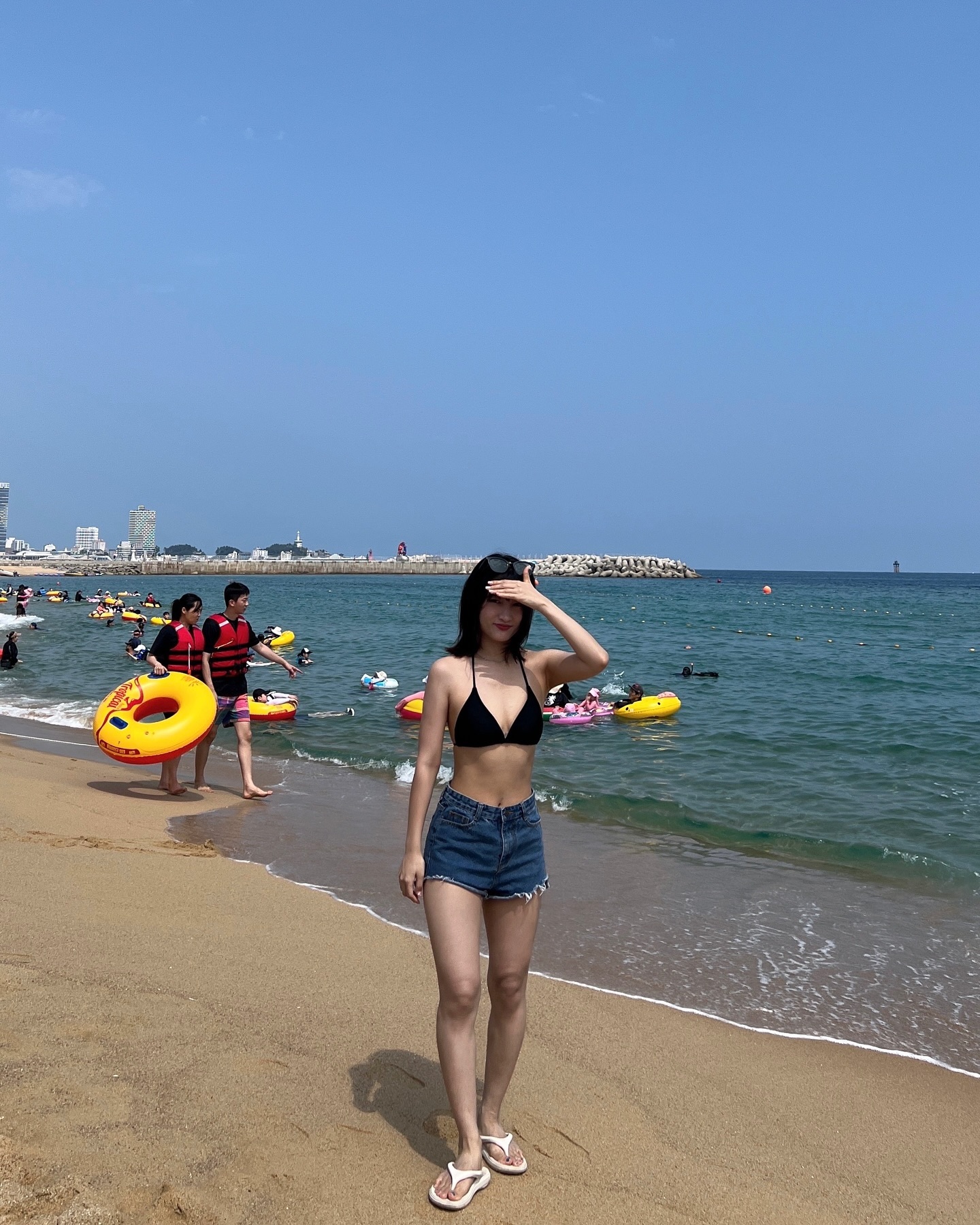 물을 무서워하는 지슈의 도전기🌊
10년만에 바다 물놀이 해쨔나
비키니도 처음 입어보쟈나 ⌯’▾‘⌯