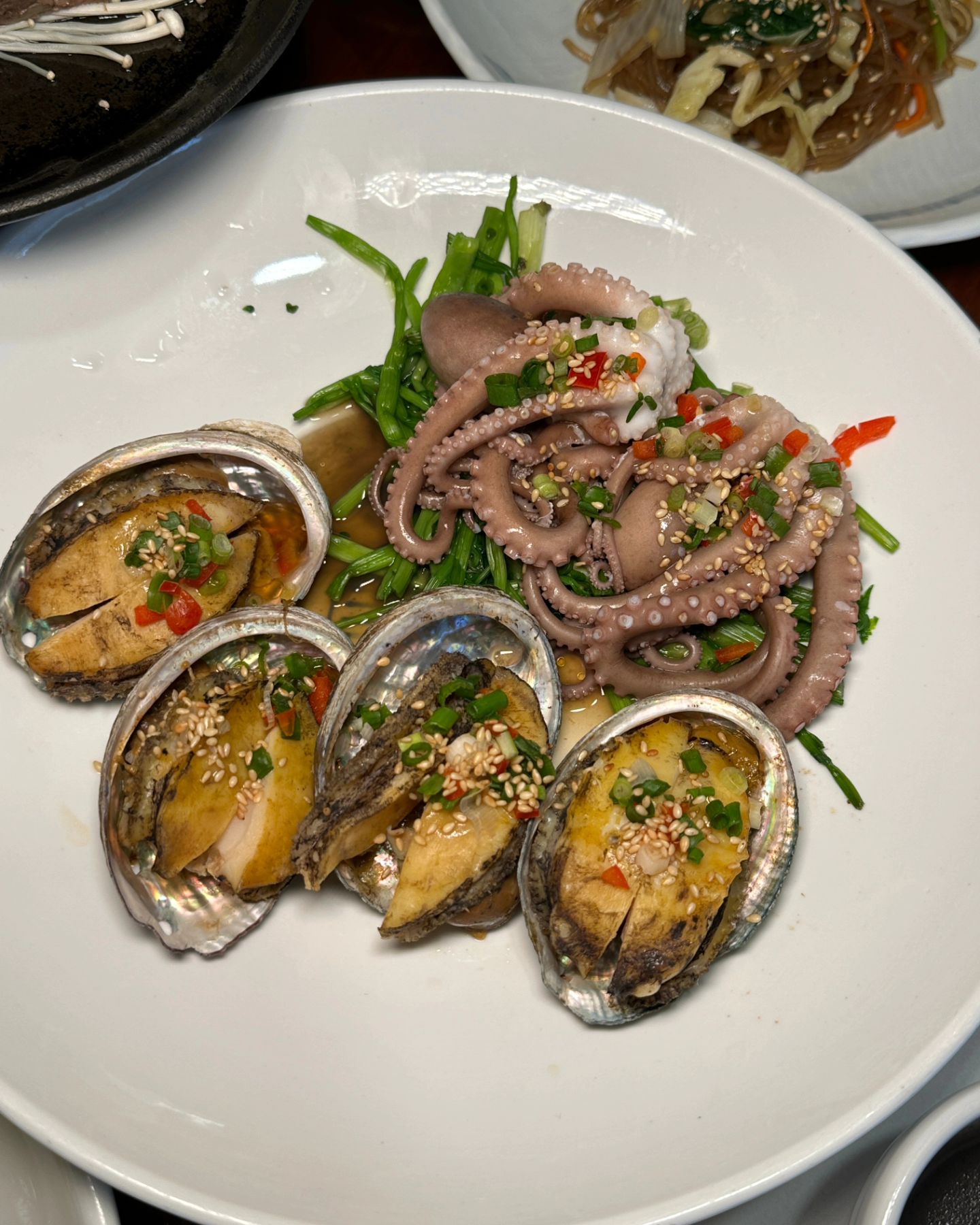 보기만 해도 해도 군침도는 비쥬얼😆
제대로 된 한정식을 맛보고 싶을때 가기 좋은곳!

모든 메뉴가 다 메인요리인가 싶을정도로
하나하나 너무 맛있는 #명궁관

진짜 밥한공기 뚝딱이였네요ㅎㅎ

아이도 어른도 다 맛있게 먹을수 있는곳이예요😍
순천여행 가시면 꼭 한번 드셔보세요~ 

순천 찐맛집으로 추천이요!!

#명궁관 #순천명궁관 #순천한정식 #순천시청맛집 #순천맛집 #순천중앙동맛집 #전남한정식 #순천떡갈비 #순천상견례