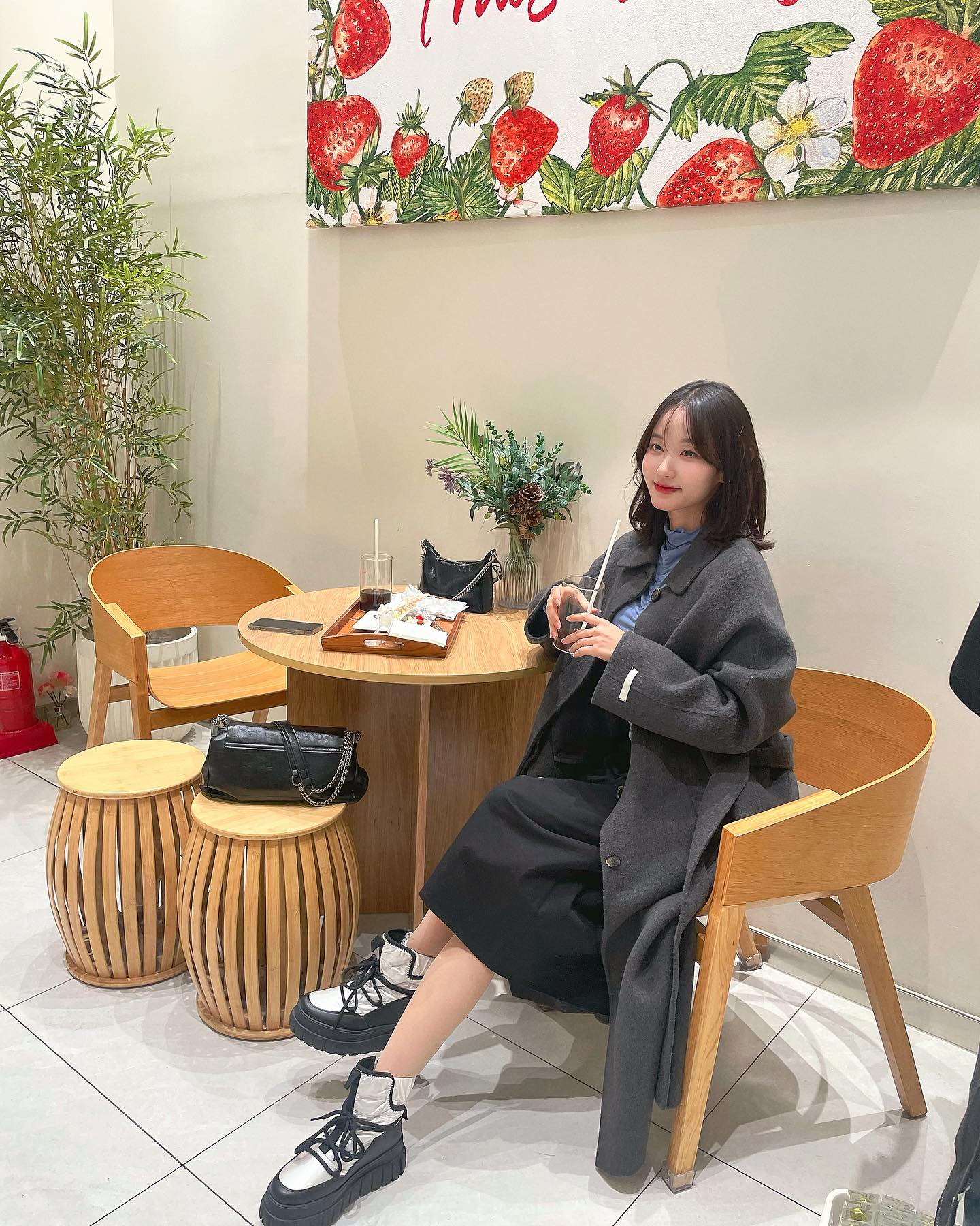 #협찬 saltandchocolate.official 

읏츄츄 이제 부츠의 계절이지?
내 패딩부츠 너무 기여웡..♥
수족냉증인 나에게 필수인 신발🫶🏻

#솔트앤초콜릿  #겨울신발추천  #saltandchocolate #편한신발 #여자신발 #신발추천 #여자신발브랜드 #윈터부츠 #겨울코디 #패딩부츠 #패딩부츠코디