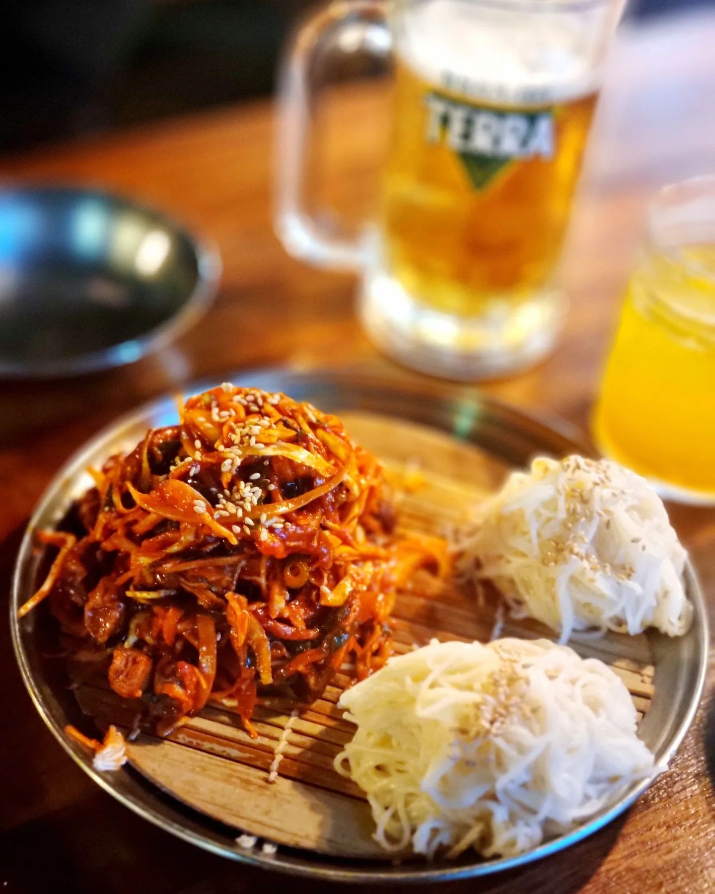 #79대포
.
.
₩12,900원 비빔골뱅이&소면 주문🍺가성비👍
전체적으로 안주가격이 착하다. 골뱅이 소면에
진미채가 가득 들어있다. 소면하고 비벼 호로롭

의정부 토박이는 절대 모를 수 없는 천원피자📢
종이컵에 한조각씩 담아주는 천원피자가 물가가
오르며 500원 올랏지만 그래도 1,500원이다🤪
고구마 무스가 올려진 고구마피자🍕추억돋는다
.
.
#챈이네
#내돈내산
#79대포의정부점
#의정부술집
#송프로피자
#의정부피자맛집
#고구마피자
#불고기피자
#의정부데이트코스
#의정부가성비술집
#비빔골뱅이소면
#골뱅이소면
#의정부맛집
#선팔하면맞팔