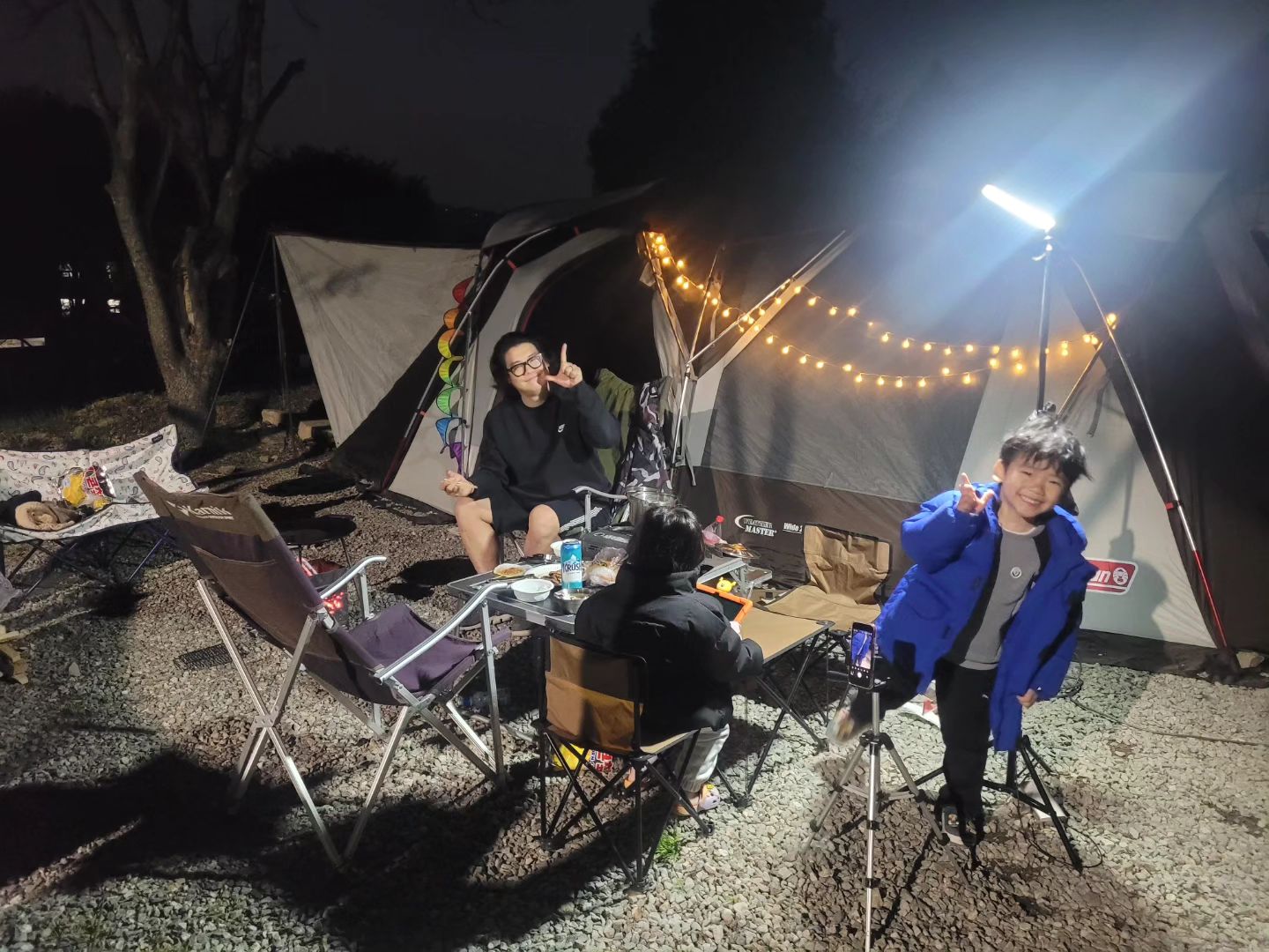 2박3일 캠핑🏕 

이번 캠핑 미션은
우리가족 모두 짜증,화내지 않고 예쁘게 말하기!

미션 성공하며 캠핑도 끝-

#캠핑가족 #용인나인힐스캠핑장