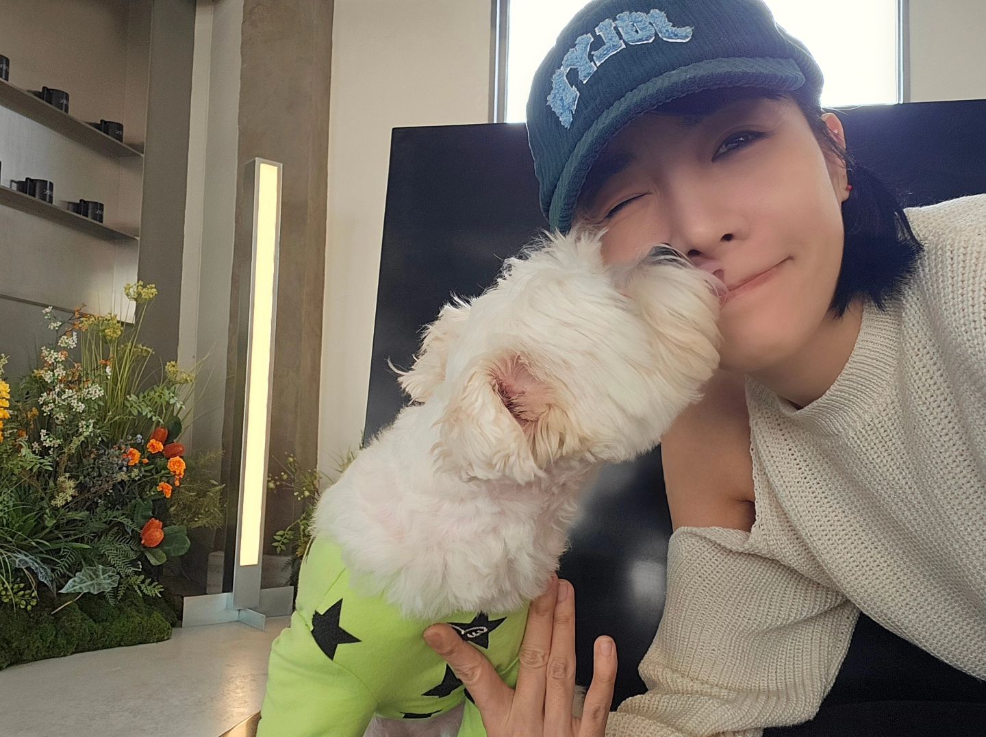 또왔당! ㅋ ㅔ 평일 낮 햄보케 🐶 

#성수동카페 #한강산책