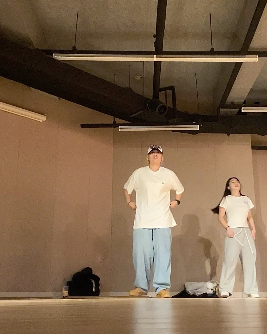 2학기 동안 너무너무 재밌었던 floral__suji 교수님 수업💥❤️‍🔥❤️‍🔥 올드스쿨의 참 맛을 알아버린 한 학기였습니당 ♥ 

#dancehall #dance #실용무용과